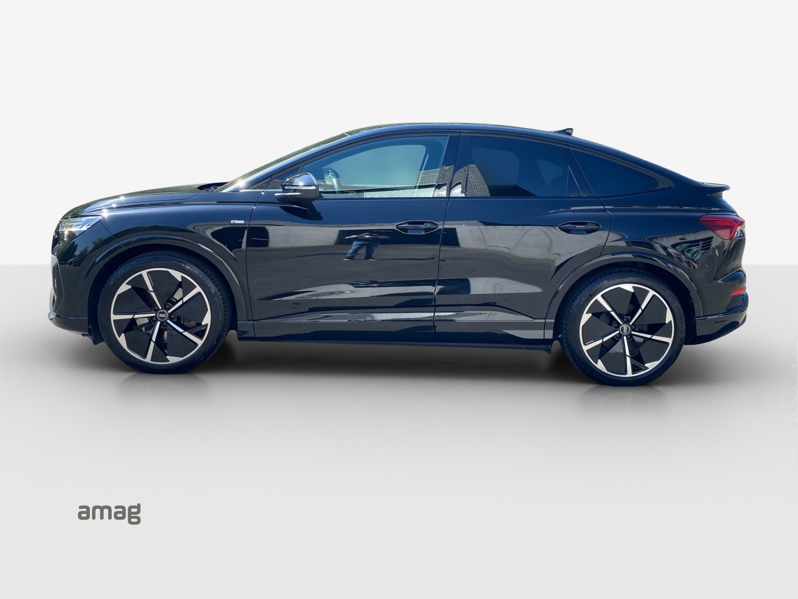 AUDI Q4 Sportback e-tron 50 quattro-image-1