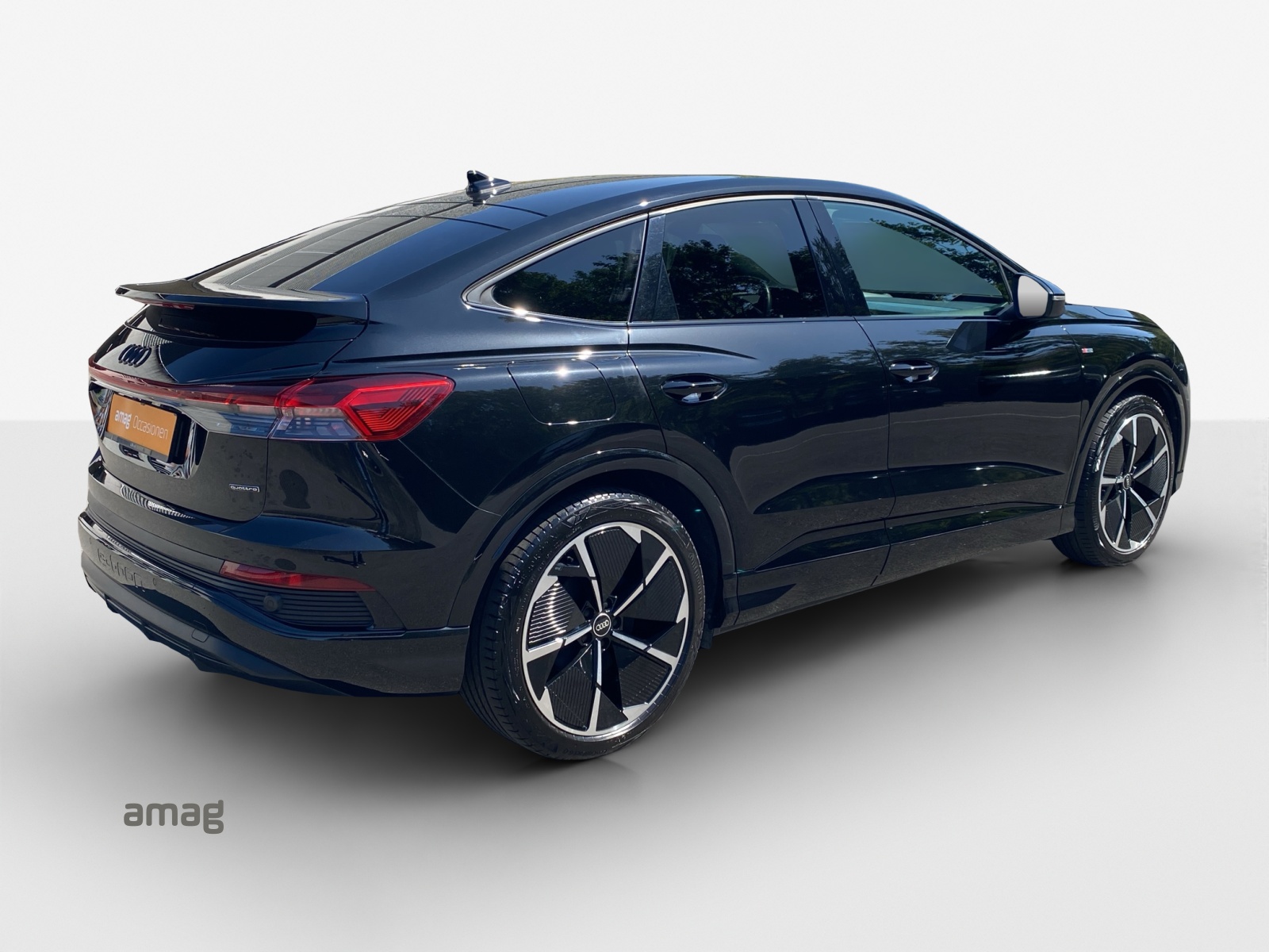 AUDI Q4 Sportback e-tron 50 quattro-image-4