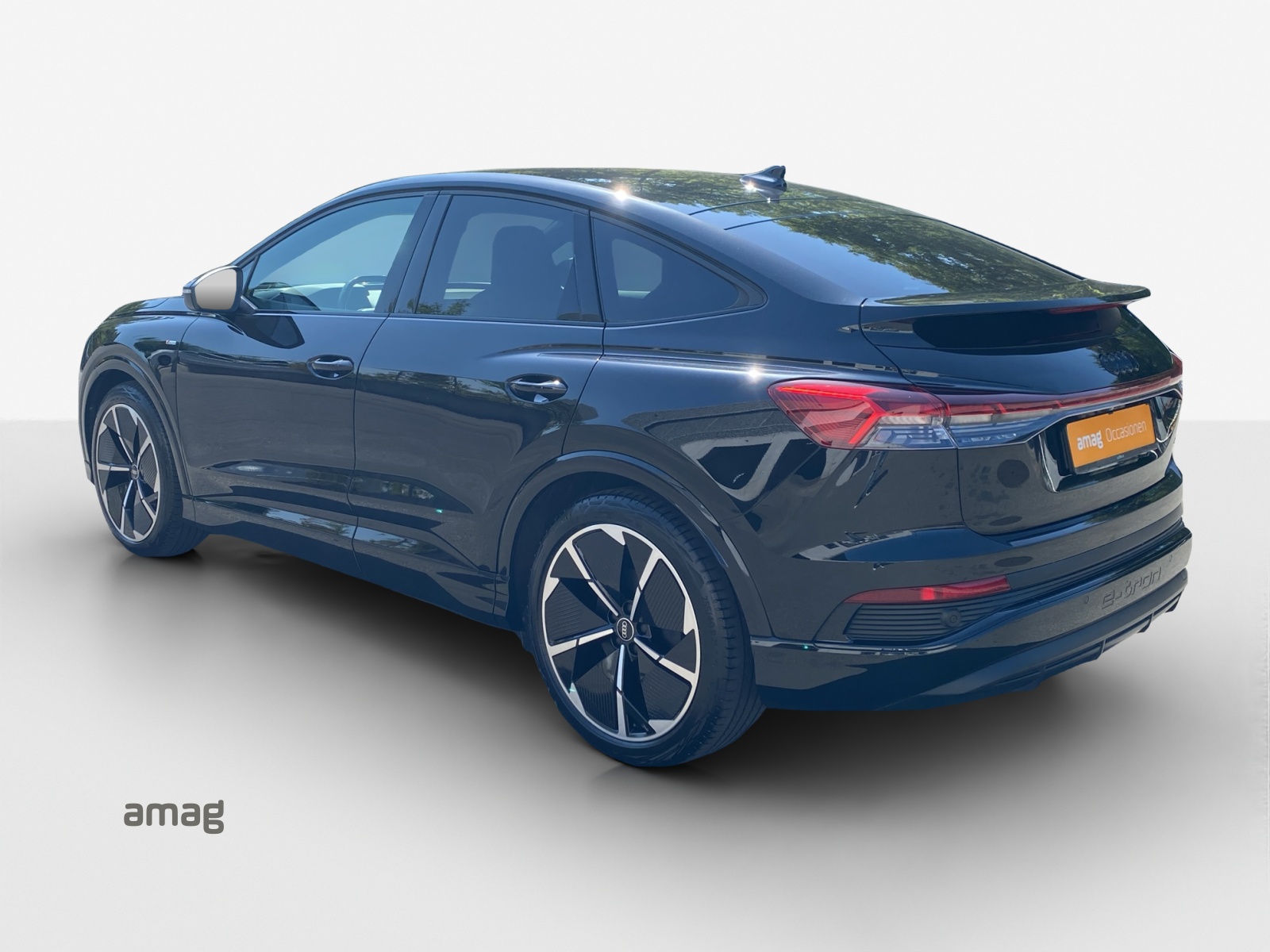 AUDI Q4 Sportback e-tron 50 quattro-image-2