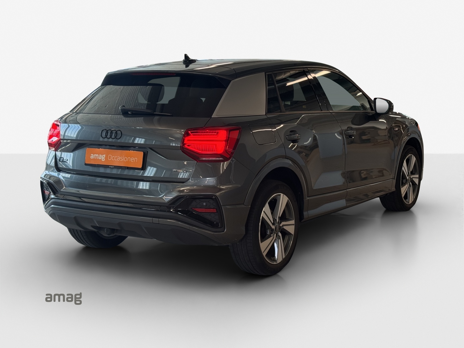 AUDI Q2 40 TFSI S line quattro S-tronic-image-4