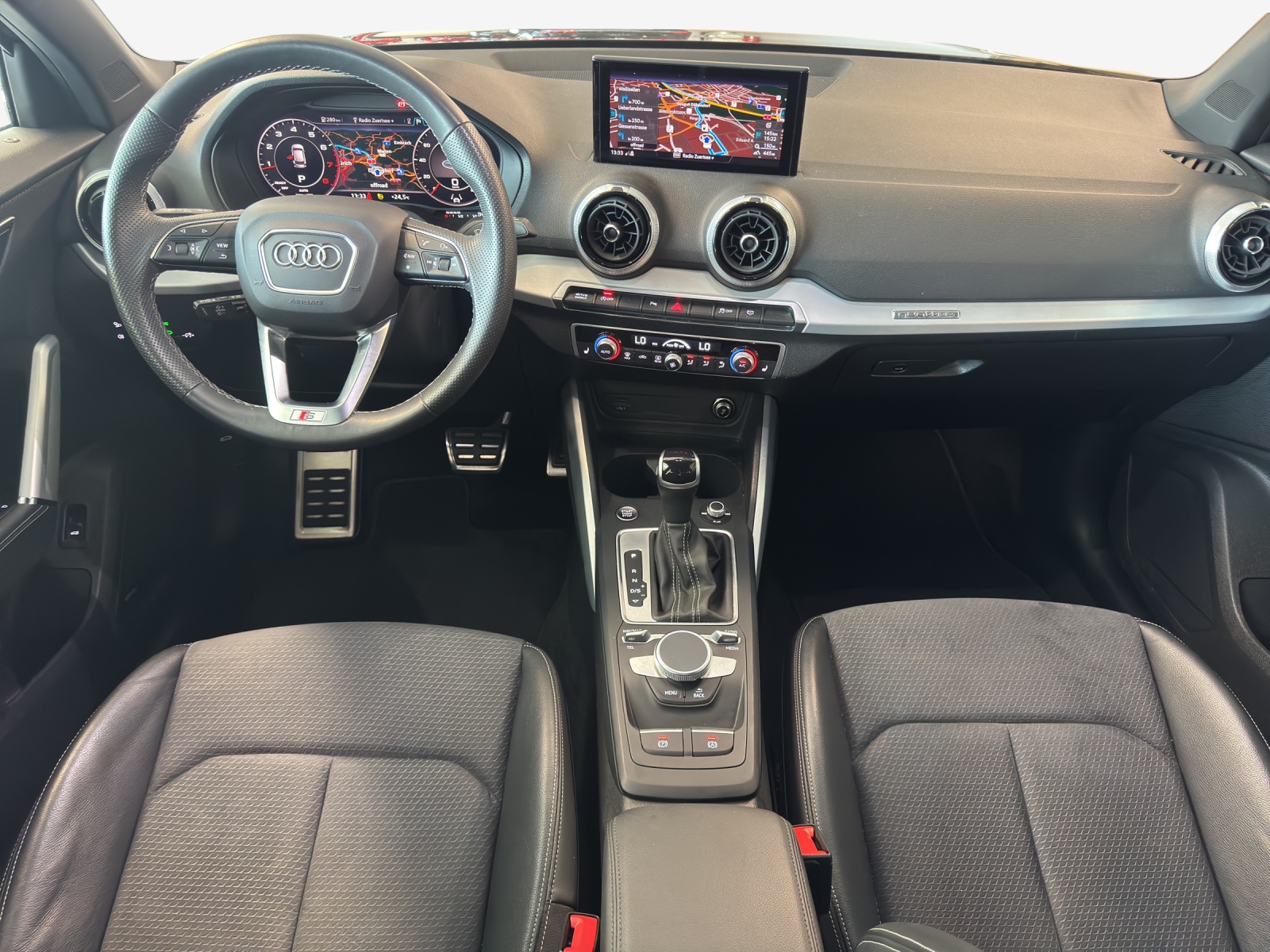 AUDI Q2 40 TFSI S line quattro S-tronic-image-8