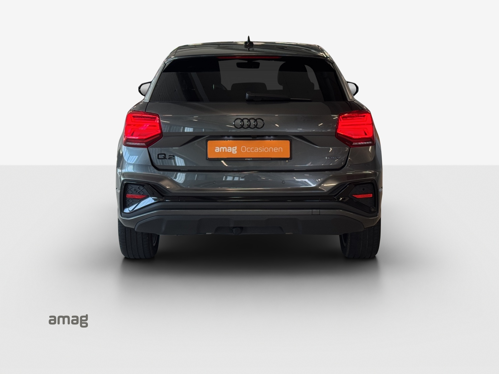 AUDI Q2 40 TFSI S line quattro S-tronic-showroom-element-3