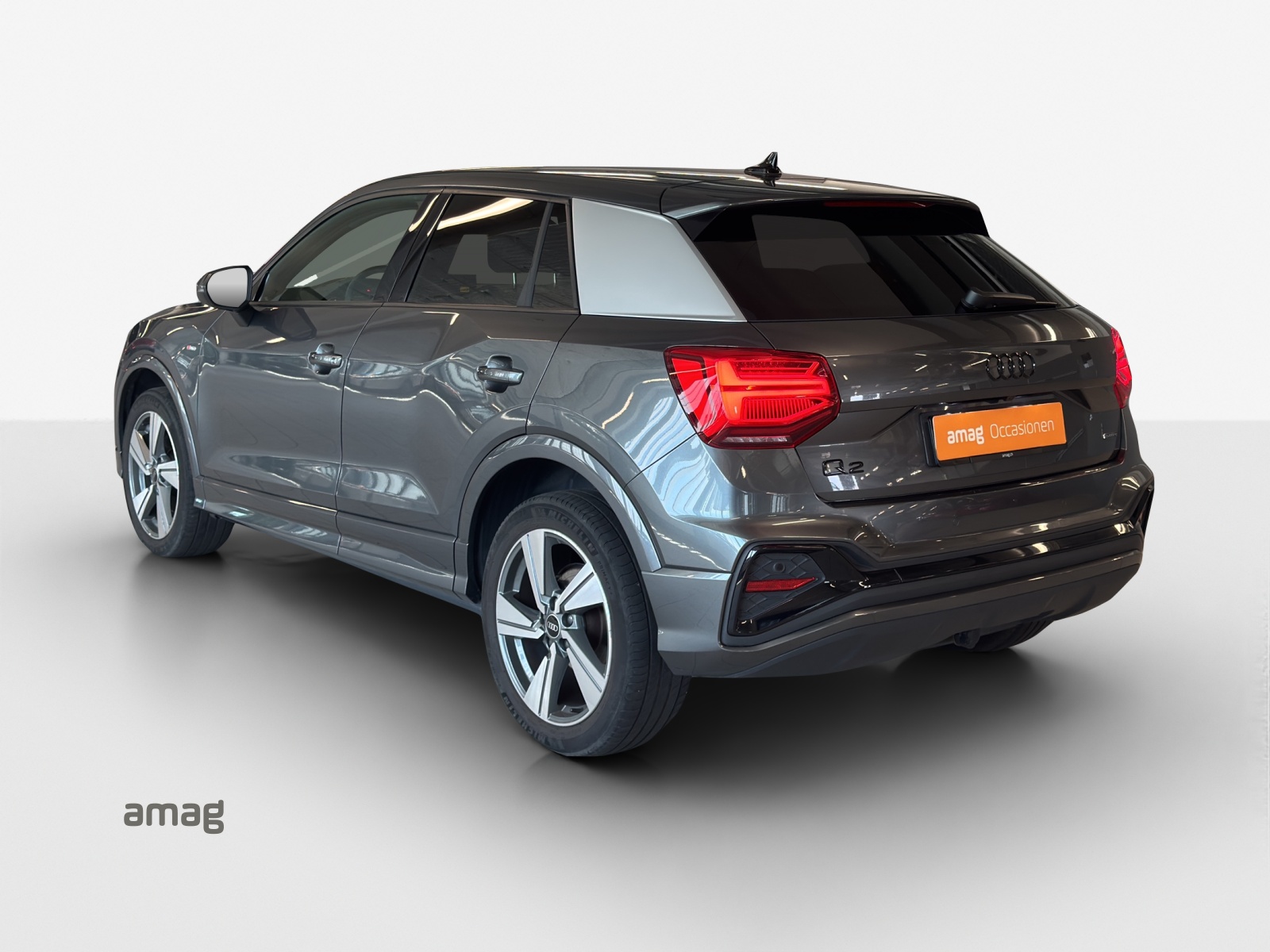 AUDI Q2 40 TFSI S line quattro S-tronic-showroom-element-2