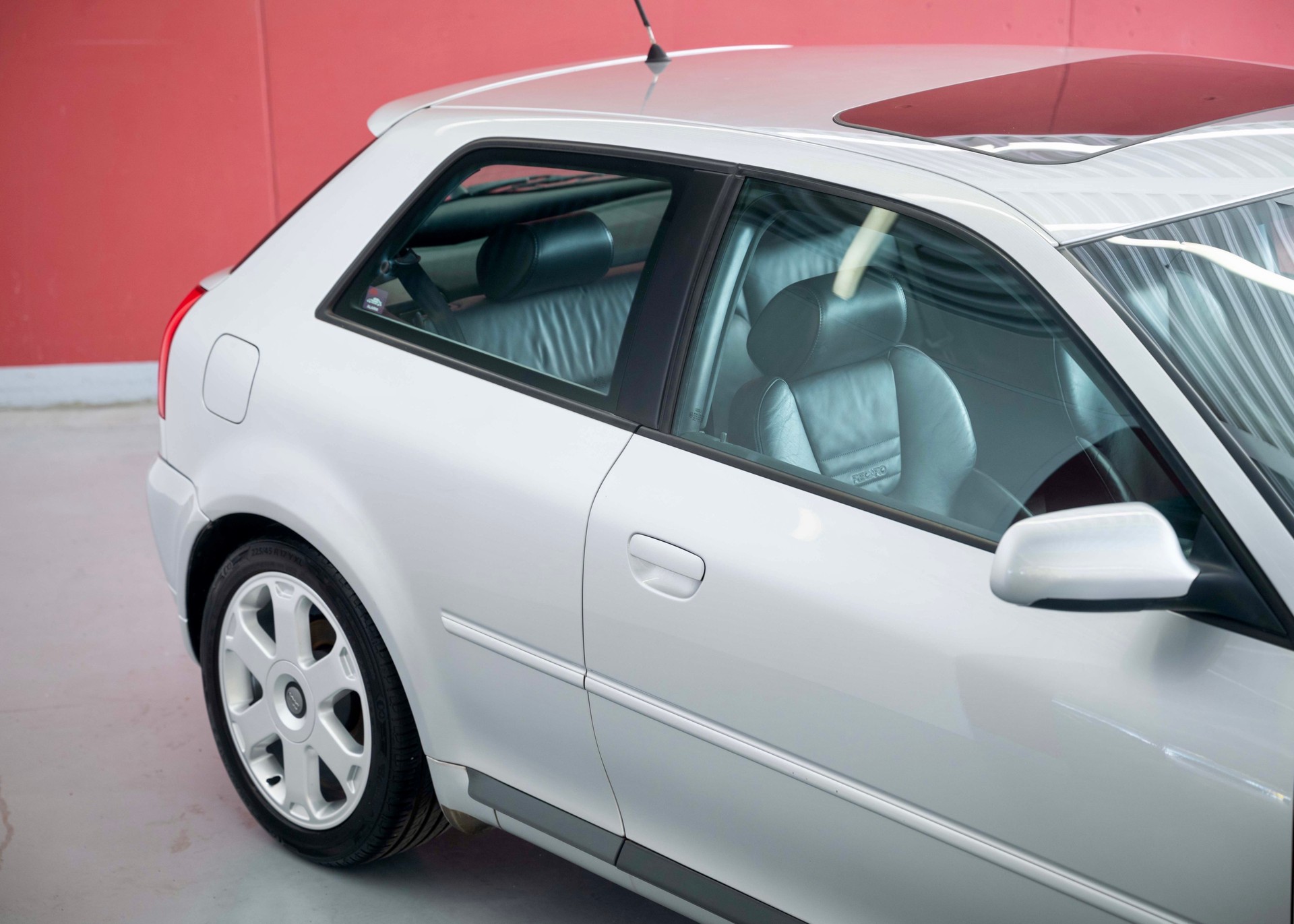 AUDI S3 quattro (2 owners, 100% original)-image-12
