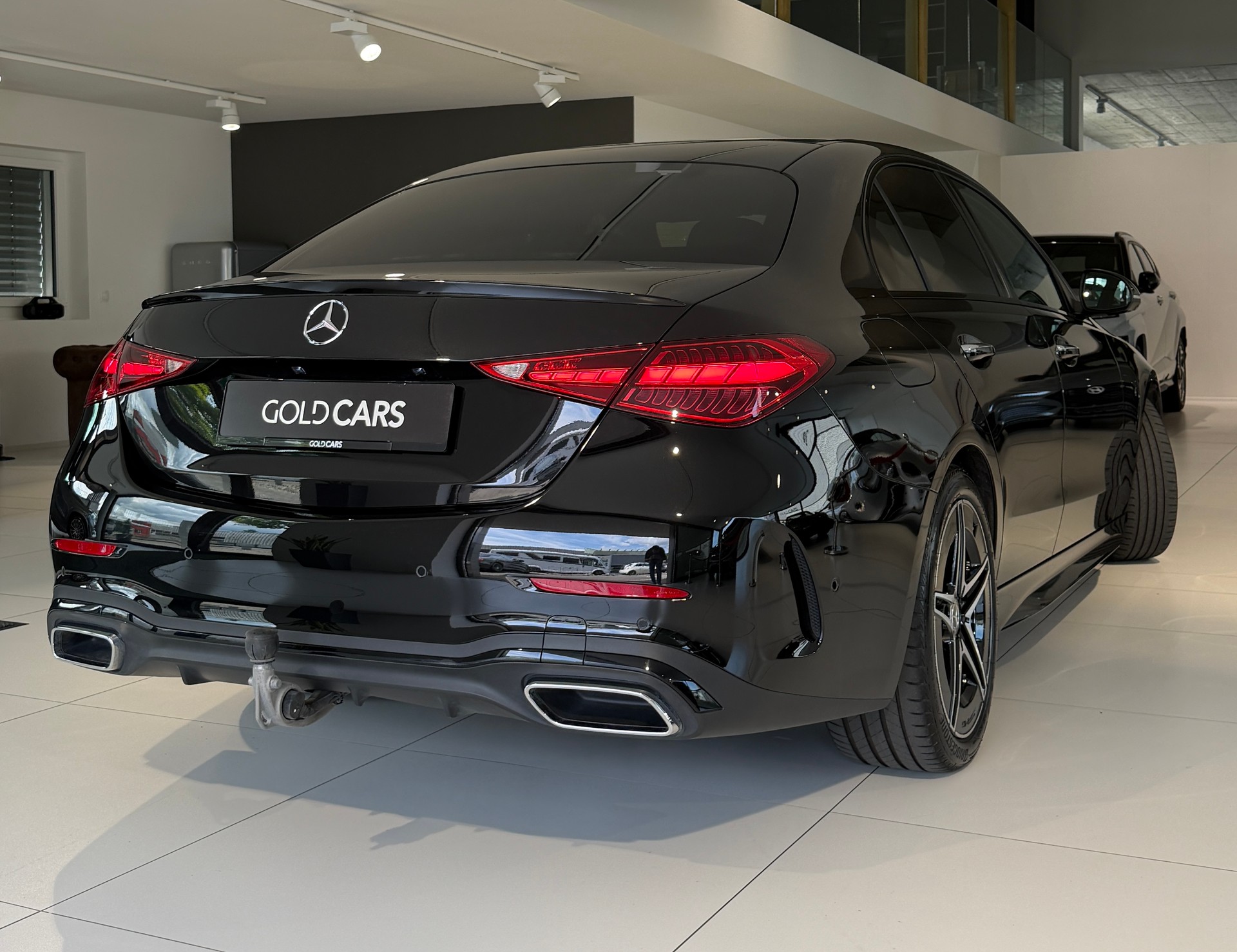 MERCEDES-BENZ C 200 4Matic AMG Line-image-6