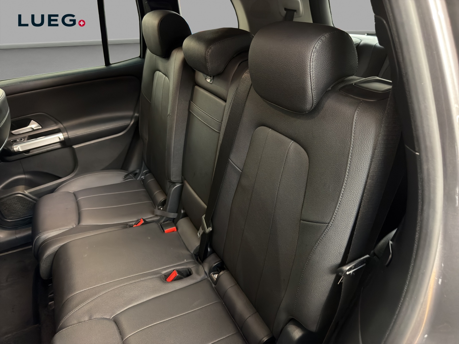 MERCEDES-BENZ GLB 250 4M - Progressive / DISTRONIC / 360 Grad Kamera / Head-Up Display-image-12