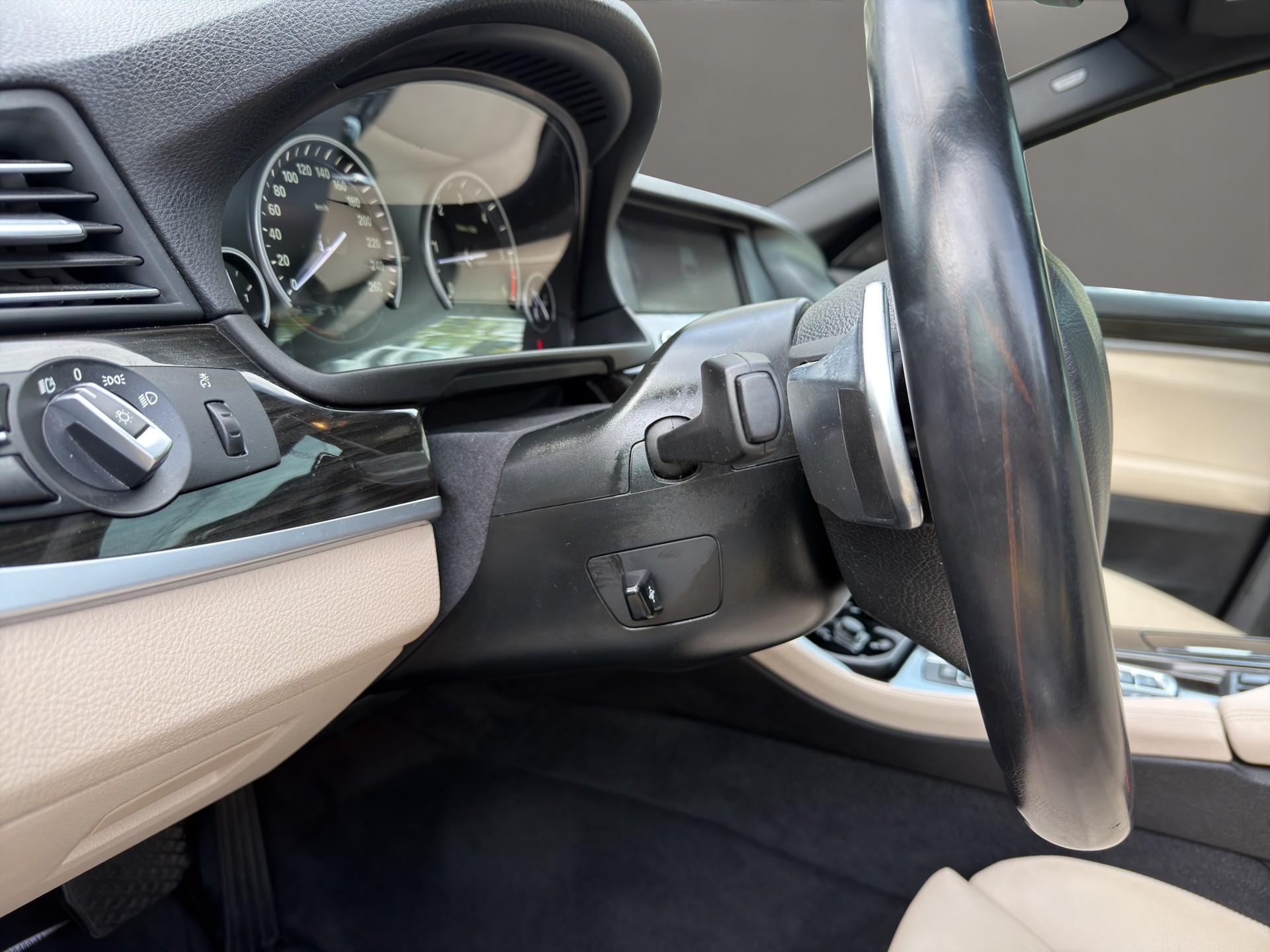 BMW 535d M-Sport xDrive Touring Steptronic-image-18