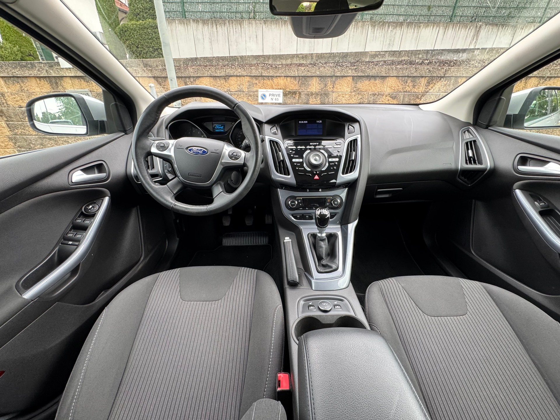 FORD Focus 1.0 SCTi Titanium-image-8