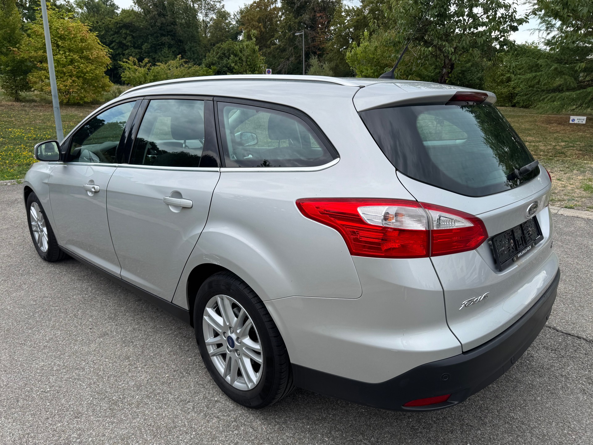 FORD Focus 1.0 SCTi Titanium-image-2
