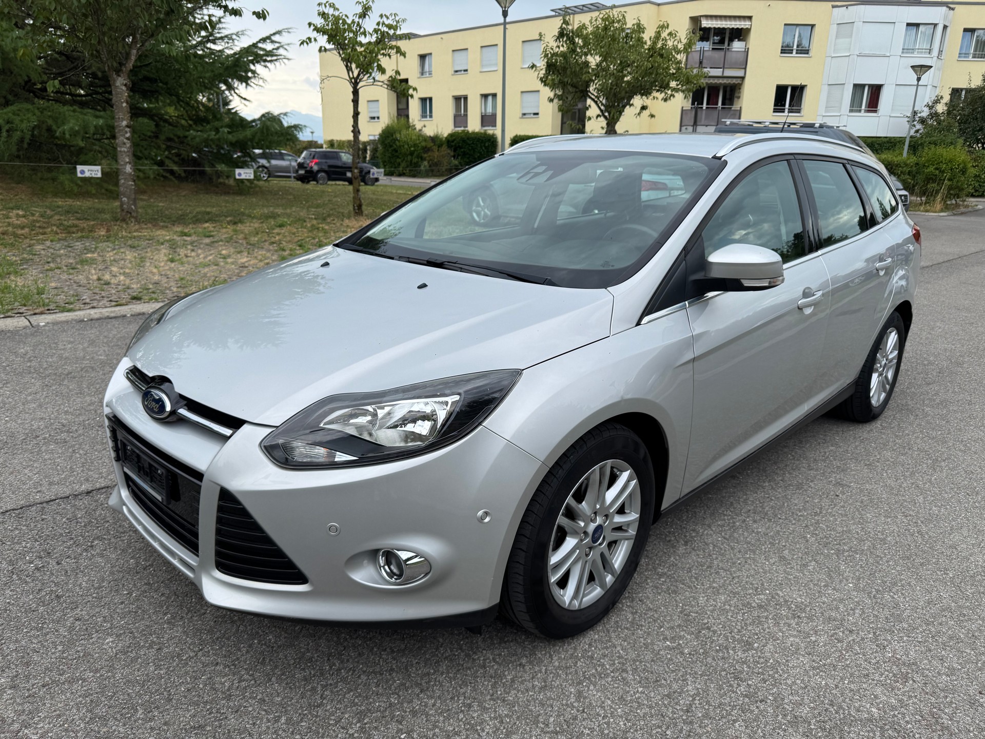 FORD Focus 1.0 SCTi Titanium-image-1