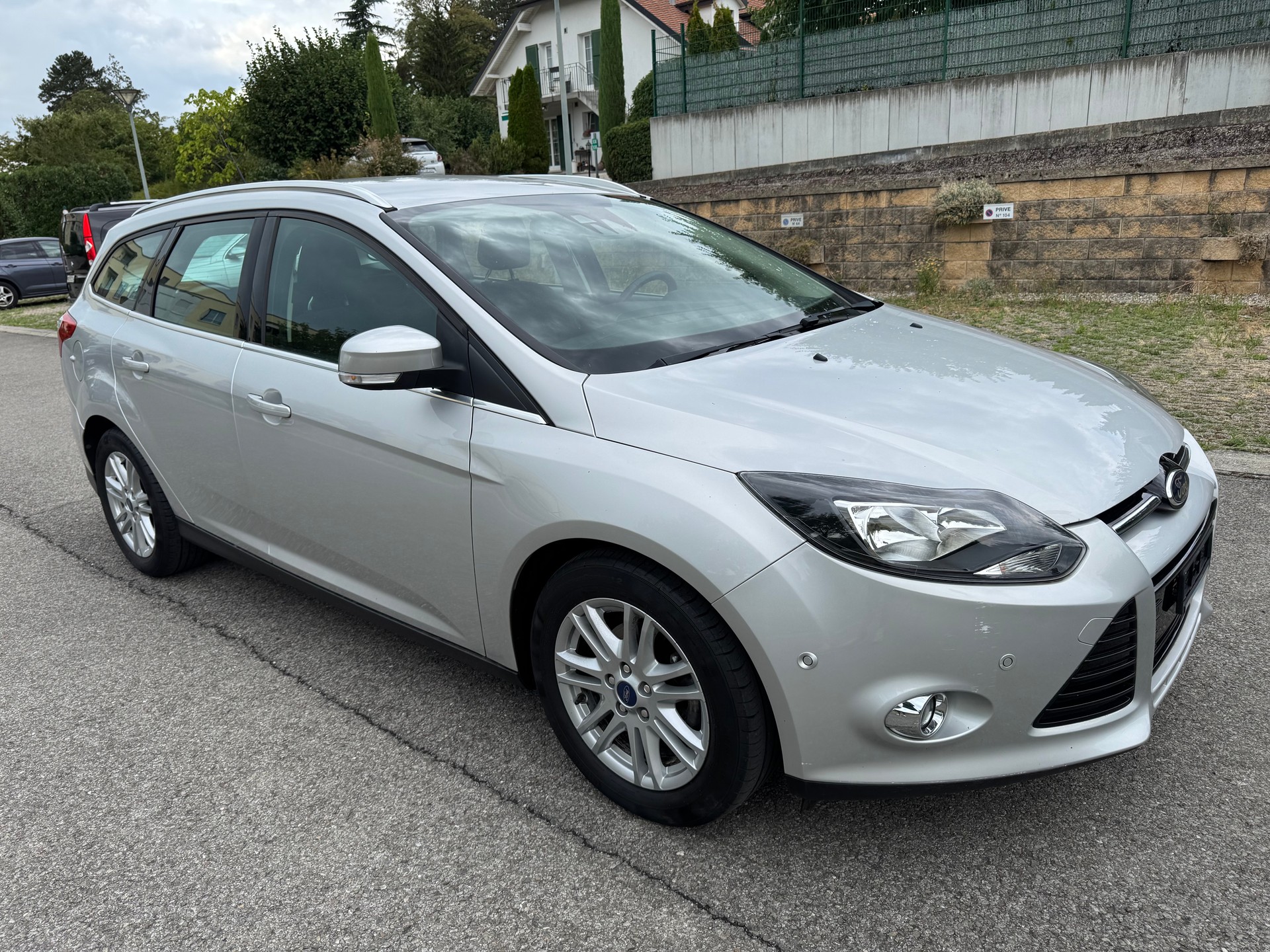 FORD Focus 1.0 SCTi Titanium-image-0
