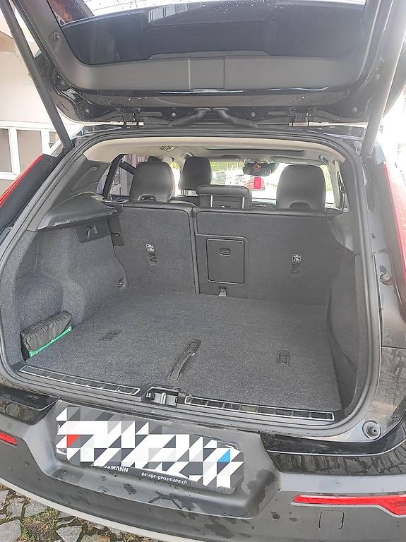 VOLVO XC40-image-4