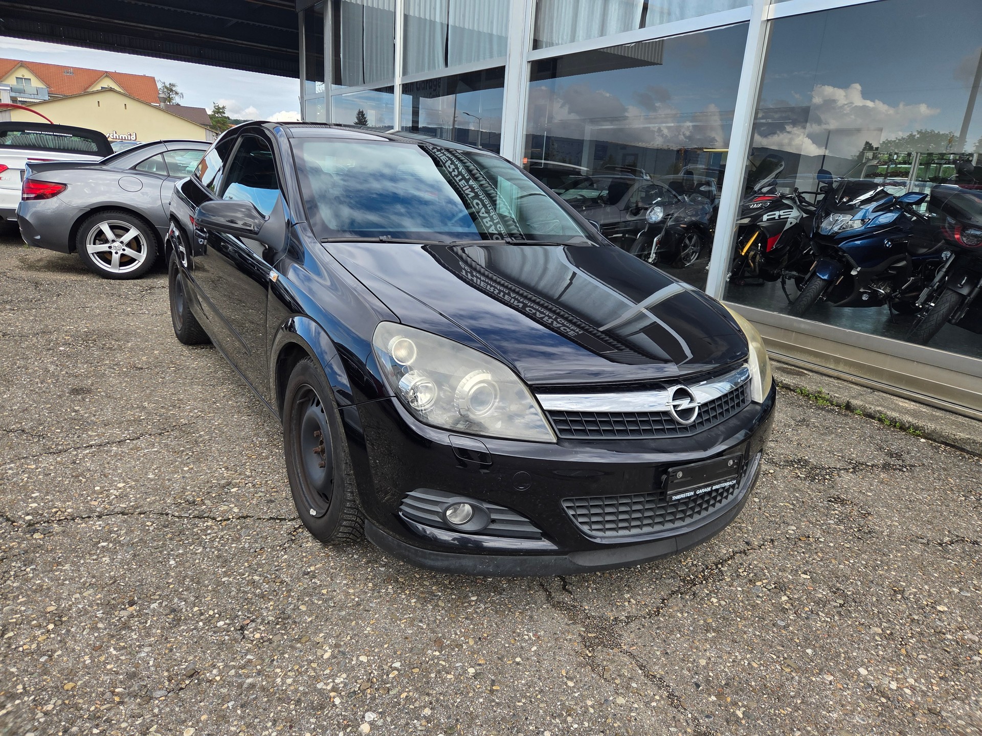 OPEL Astra GTC 2.0i 16V Turbo Sport-image-2