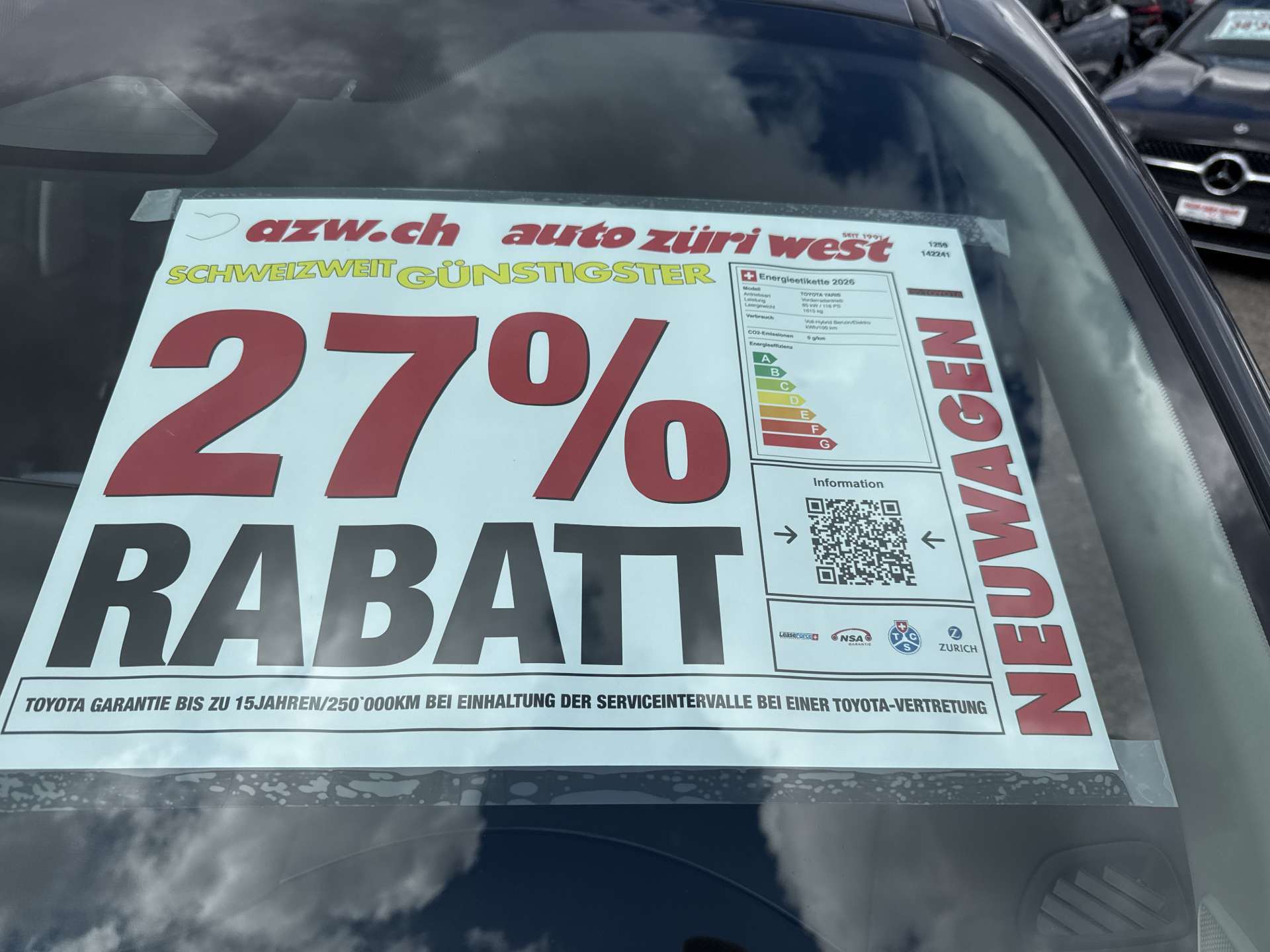 TOYOTA Yaris 1.5 Active Plus+ e-CVT Automat-image-3