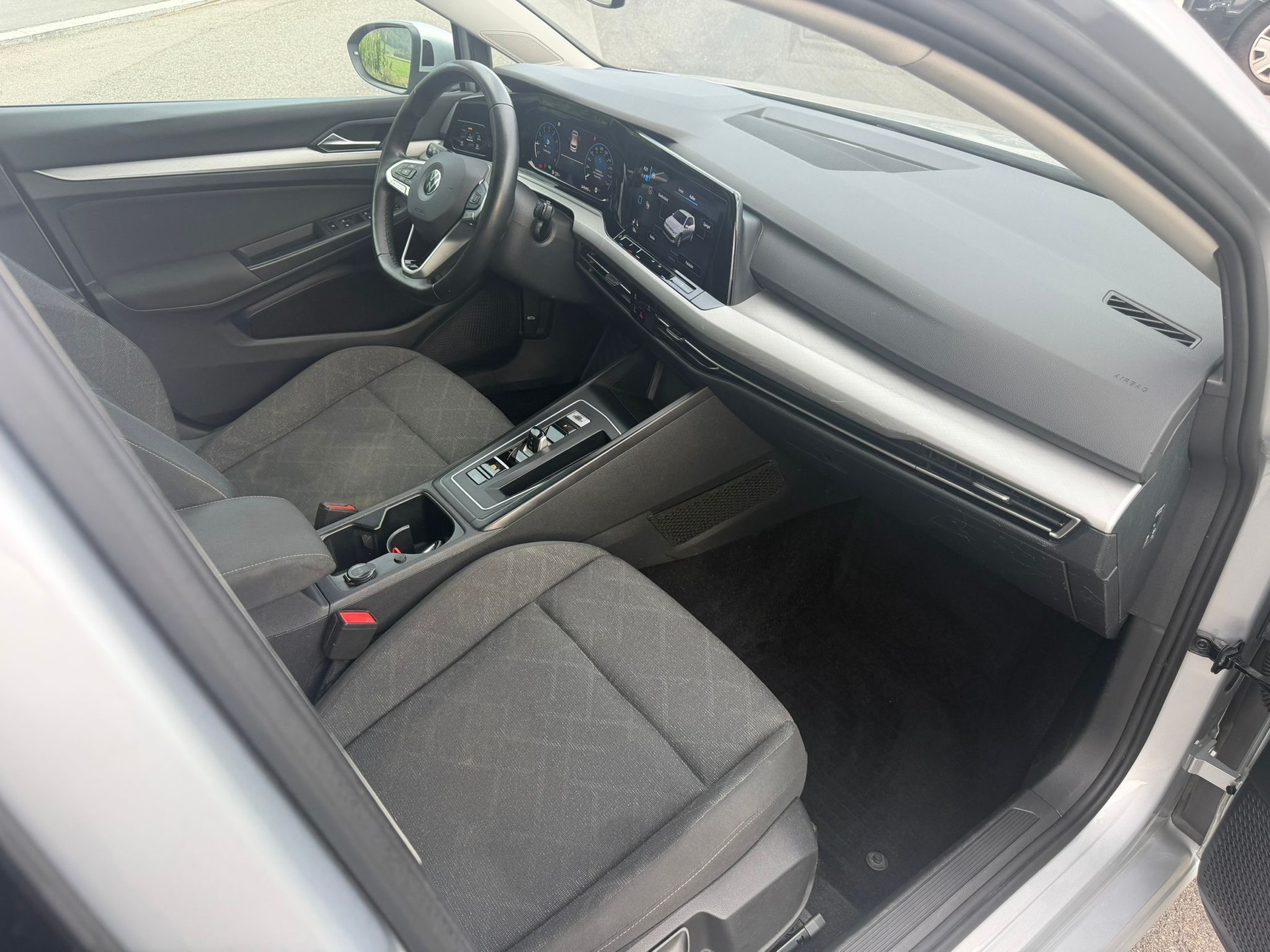 VW Golf 1.0 eTSI mHEV ACTLife DSG-image-7