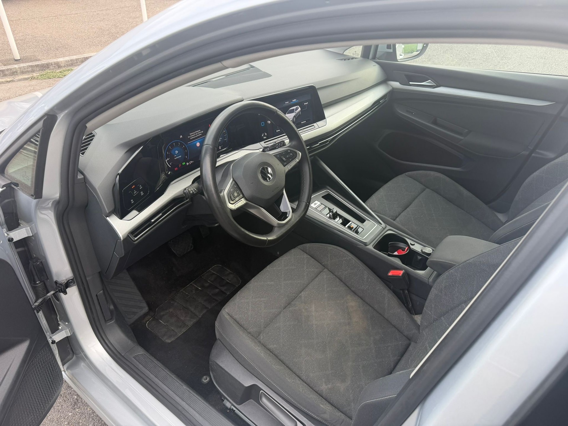 VW Golf 1.0 eTSI mHEV ACTLife DSG-image-6