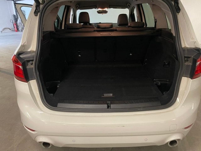 BMW 220d xDrive Gran Tourer Steptronic-image-11