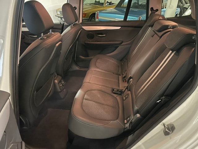 BMW 220d xDrive Gran Tourer Steptronic-image-10