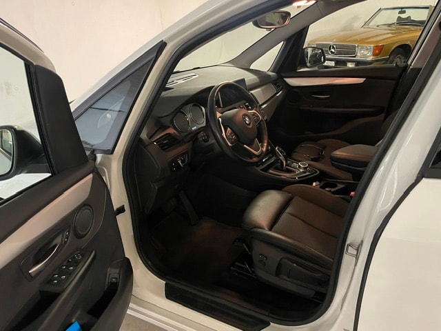 BMW 220d xDrive Gran Tourer Steptronic-image-8