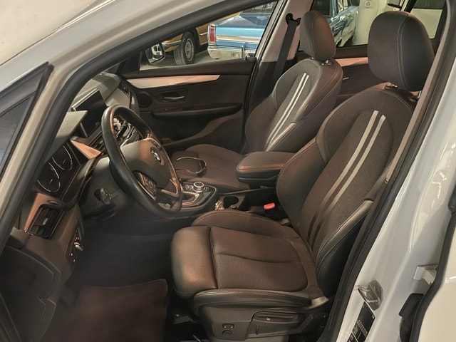 BMW 220d xDrive Gran Tourer Steptronic-image-9