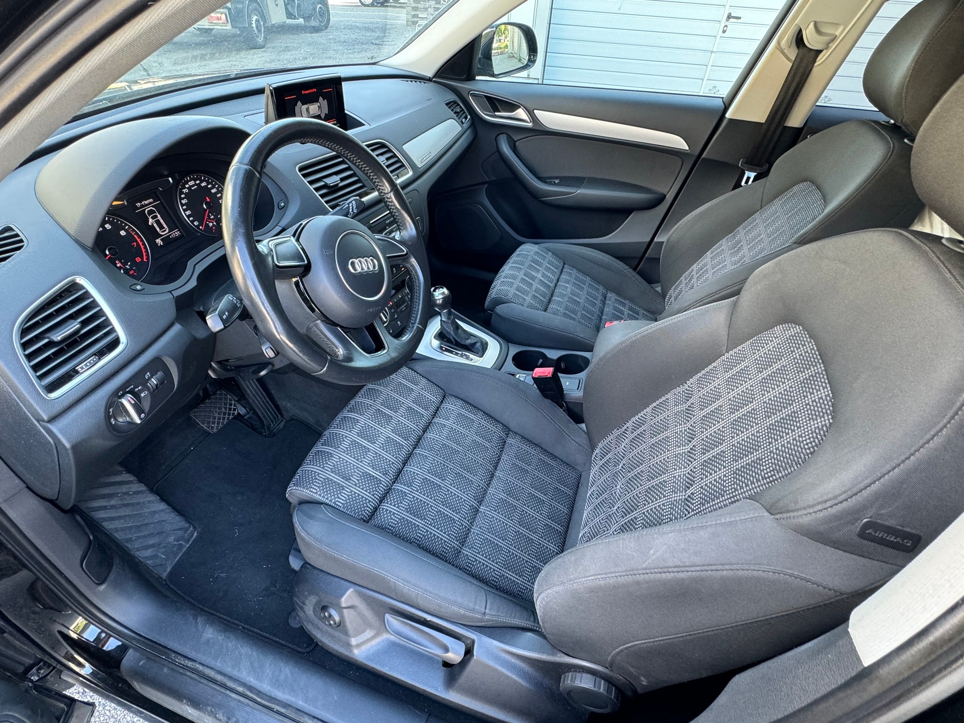 AUDI Q3 2.0 TFSI sport quattro S-tronic-image-5