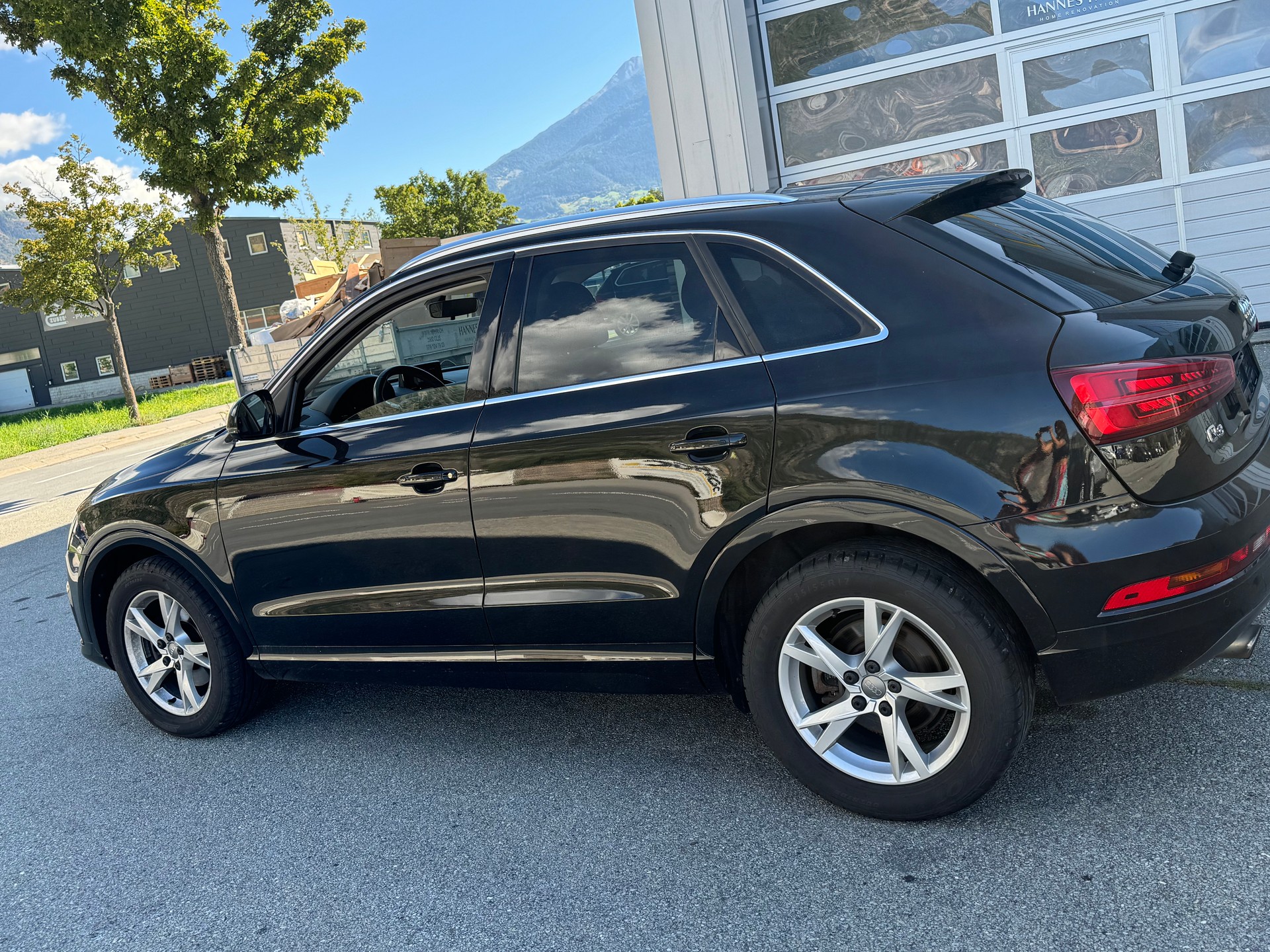AUDI Q3 2.0 TFSI sport quattro S-tronic-image-2