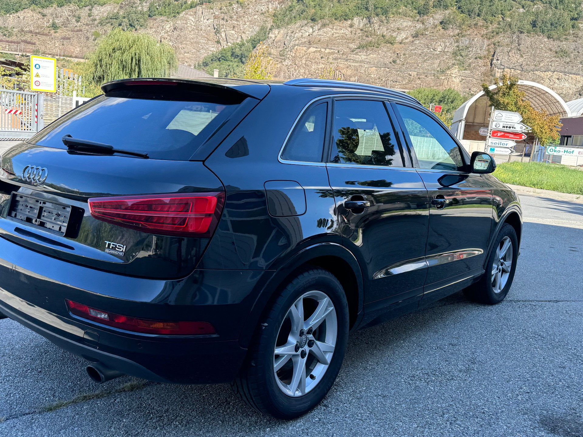 AUDI Q3 2.0 TFSI sport quattro S-tronic-image-3