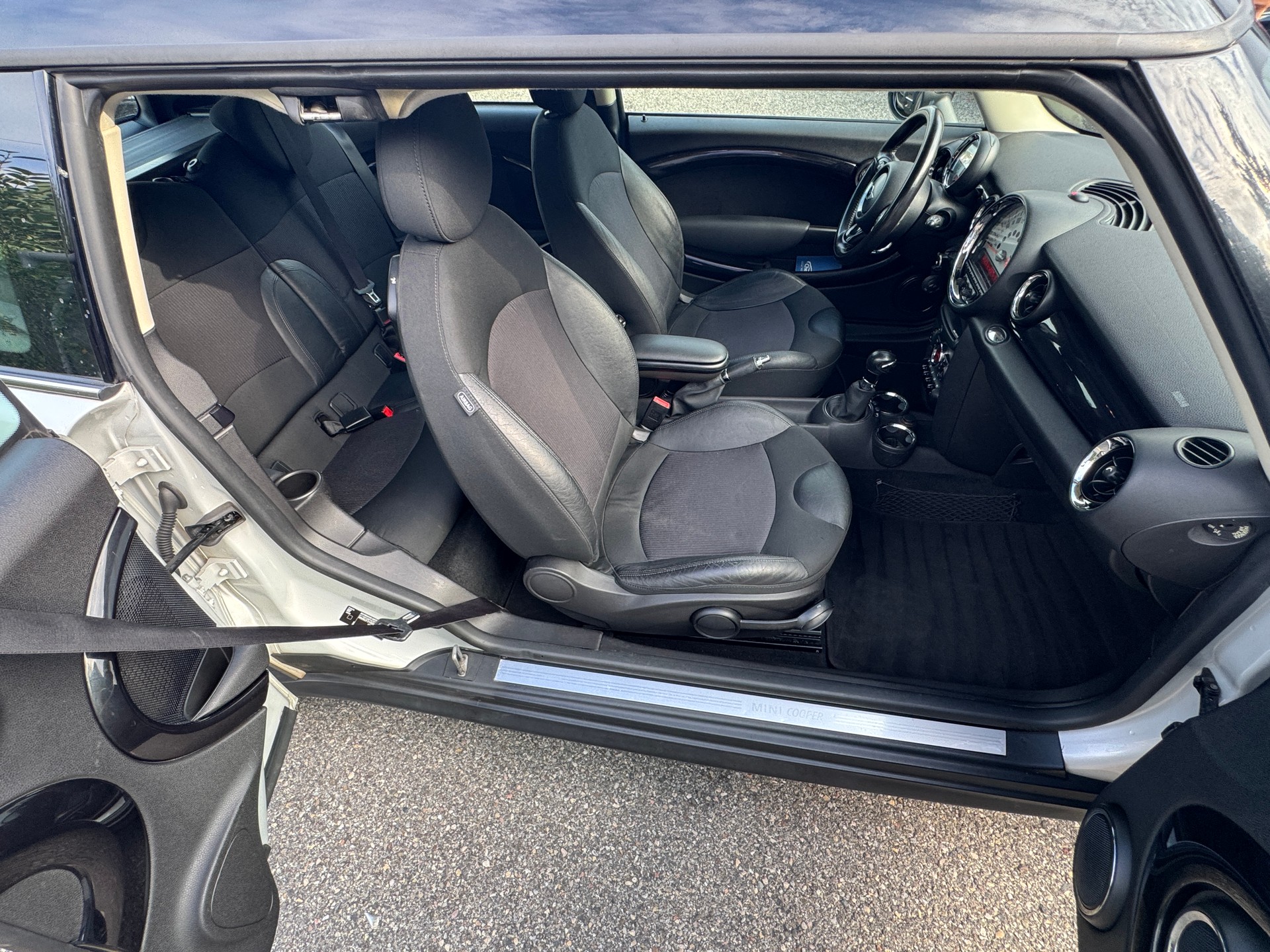 MINI Clubman Cooper Steptronic-image-11