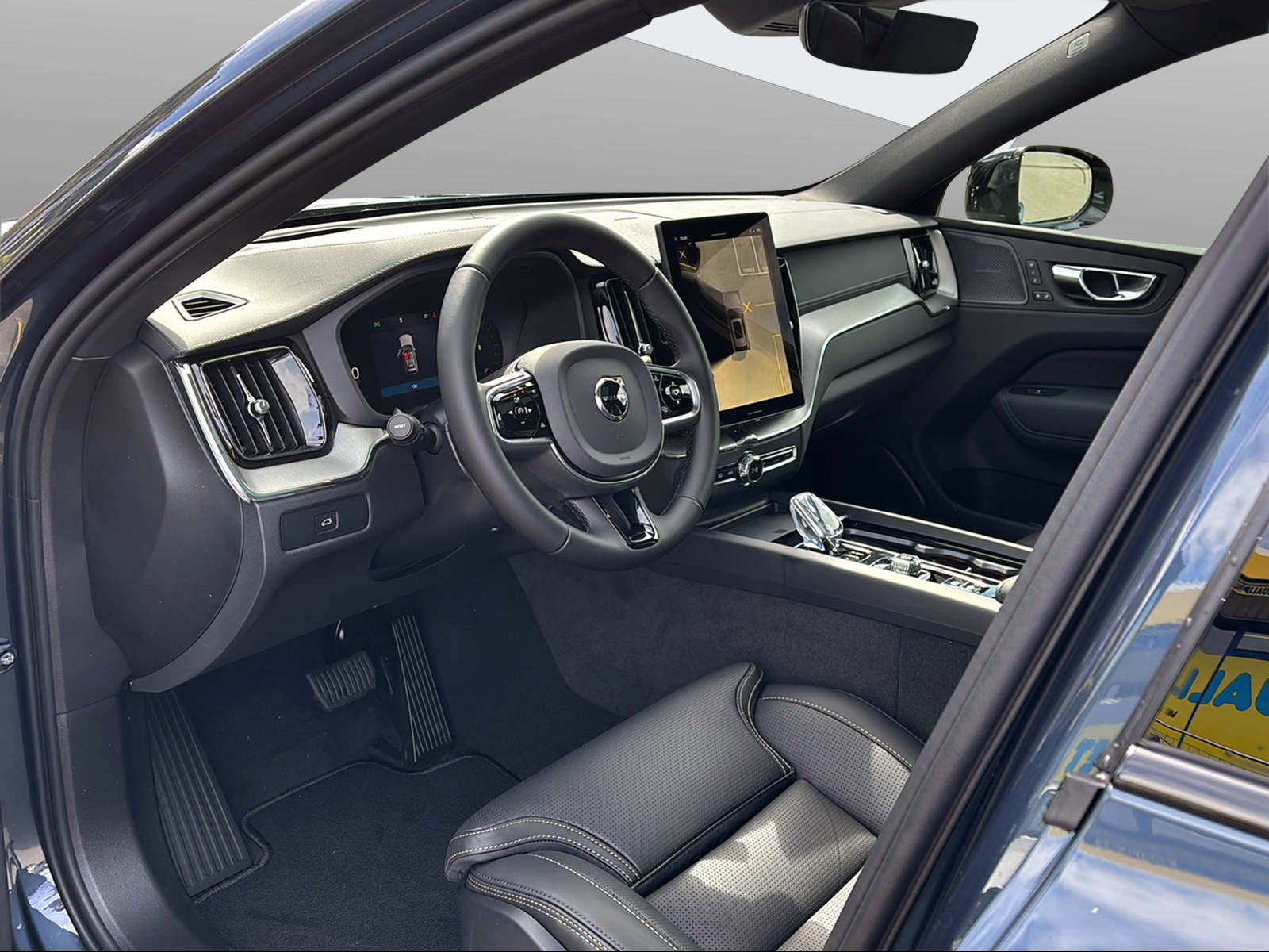 VOLVO XC60 B5 Benzin Mild Hybrid AWD Ultra Dark Geartronic-image-7