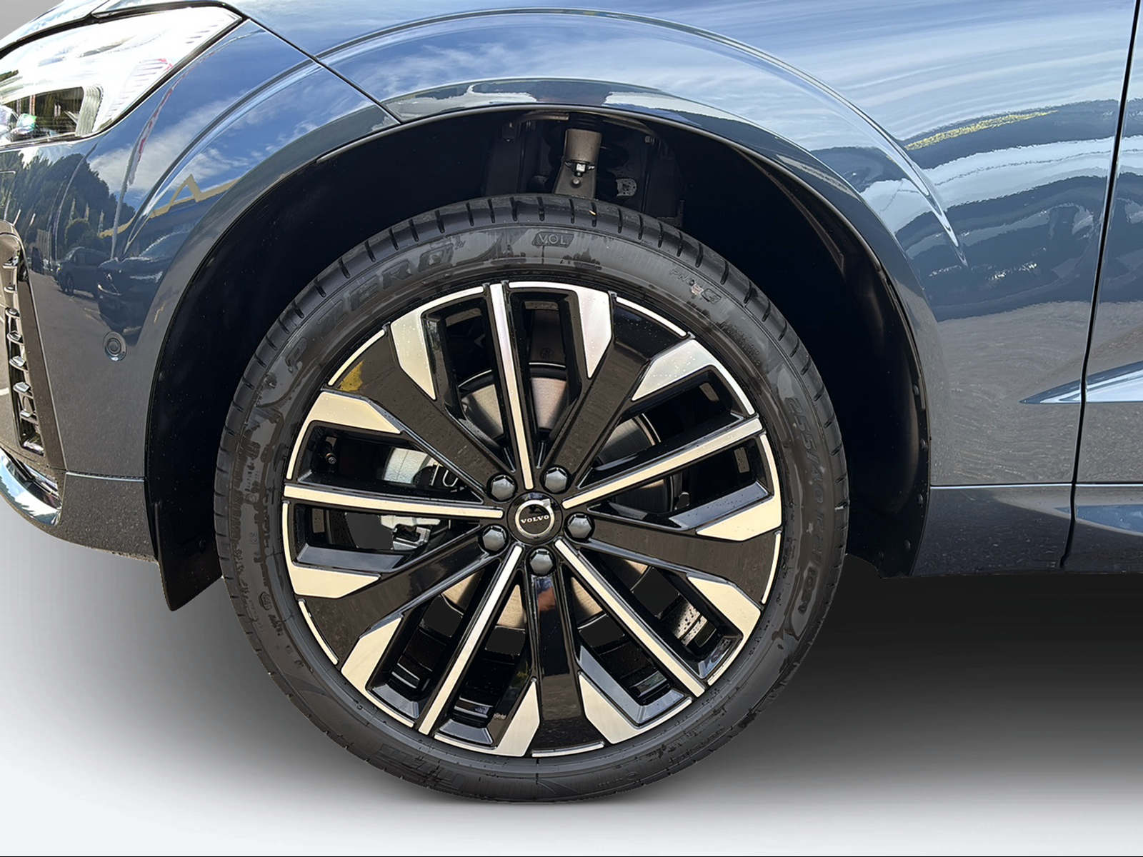 VOLVO XC60 B5 Benzin Mild Hybrid AWD Ultra Dark Geartronic-image-14