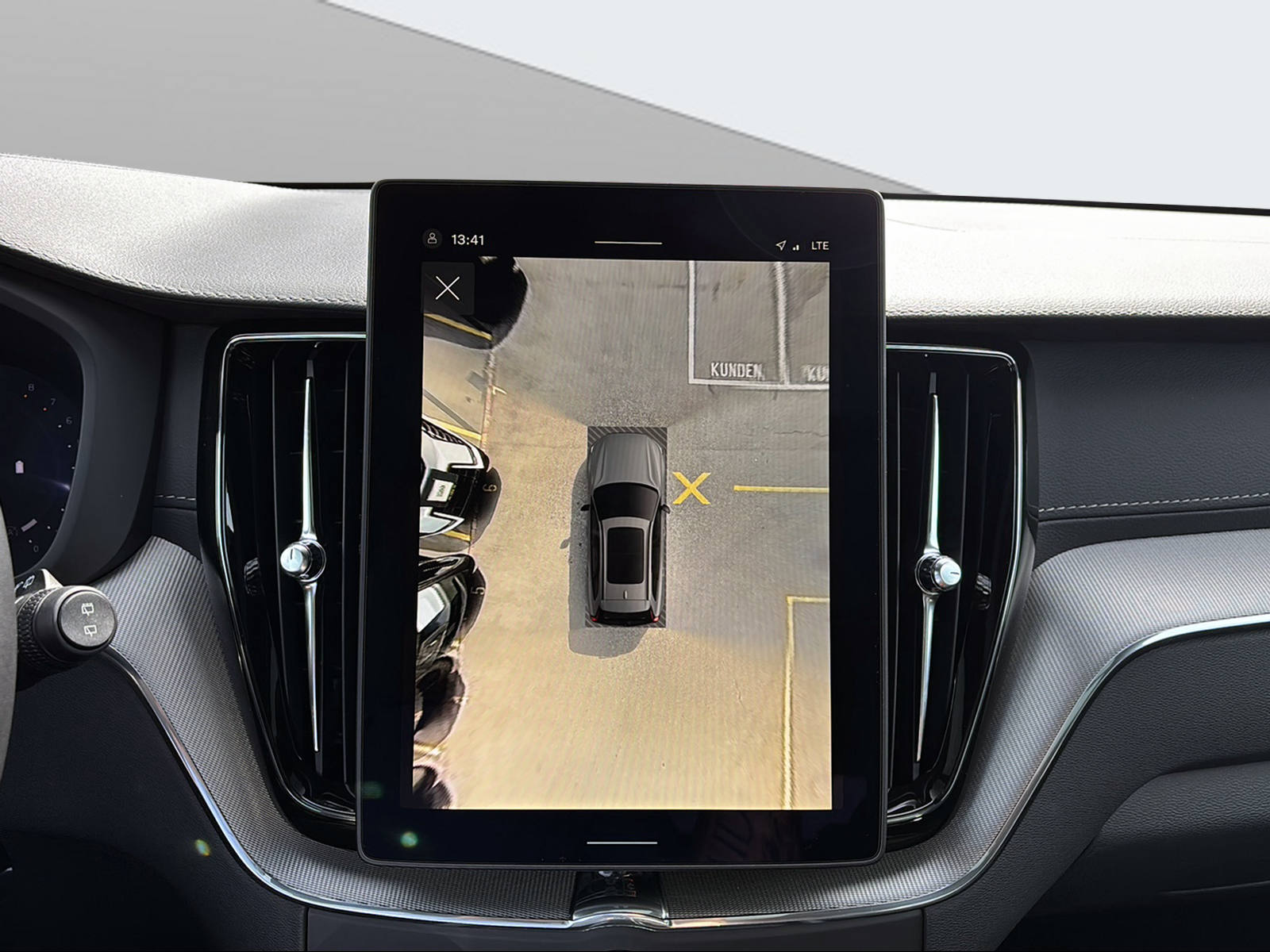 VOLVO XC60 B5 Benzin Mild Hybrid AWD Ultra Dark Geartronic-image-11