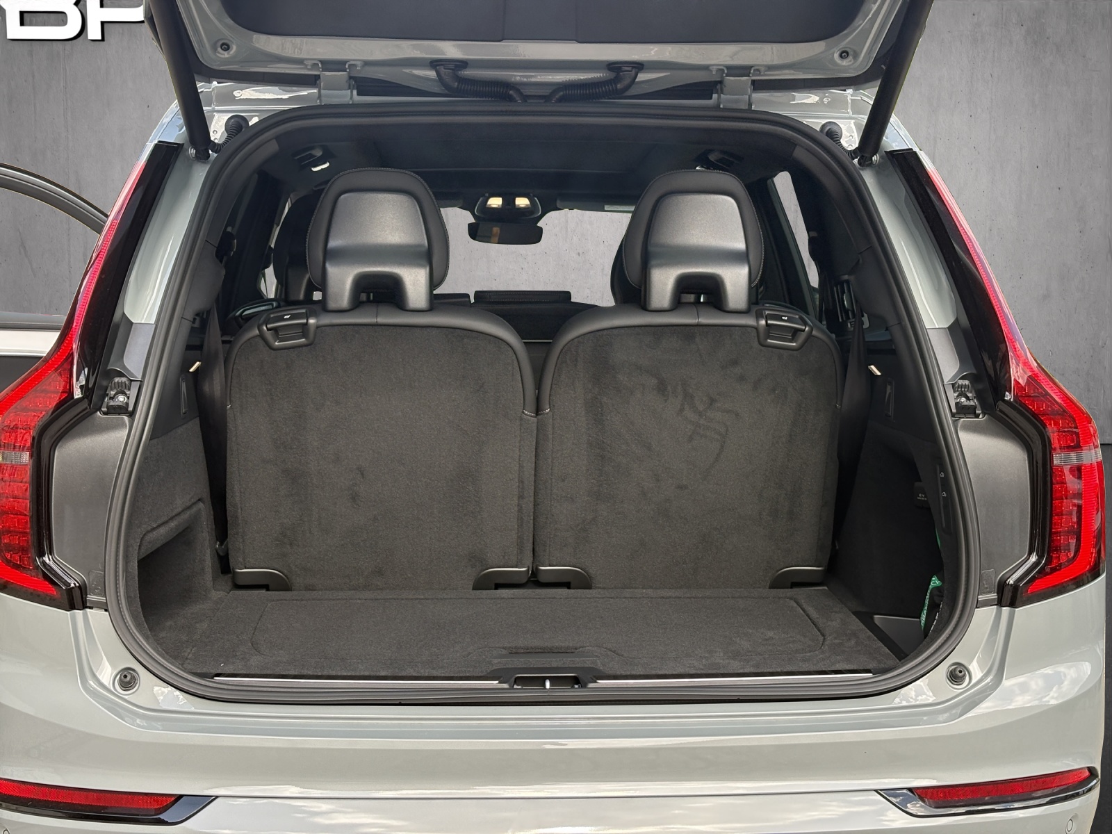 VOLVO XC90 B5 Benzin Mild Hybrid AWD Black Edition Geartronic-image-13