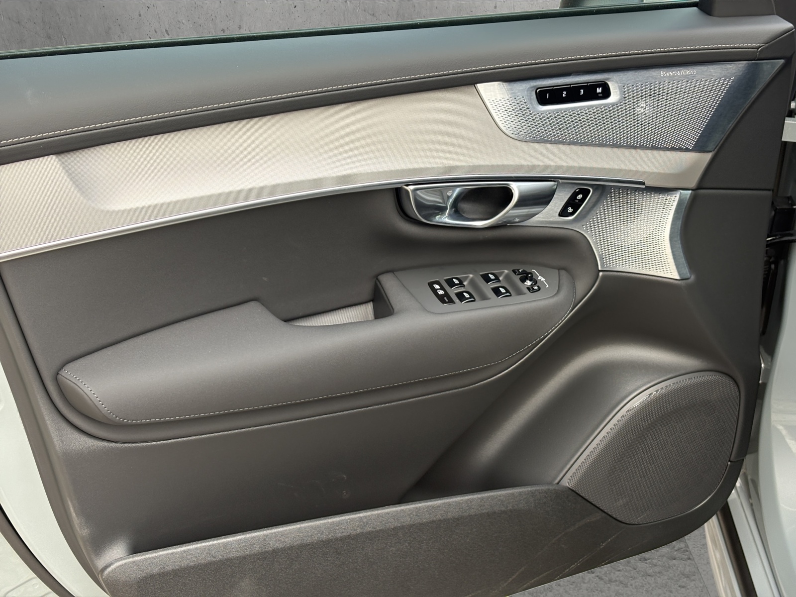 VOLVO XC90 B5 Benzin Mild Hybrid AWD Black Edition Geartronic-image-8