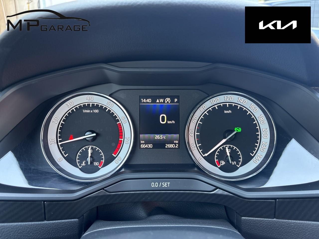 SKODA Superb Combi 2.0 TSI 280 SportLine Light 4x4 DSG-image-8