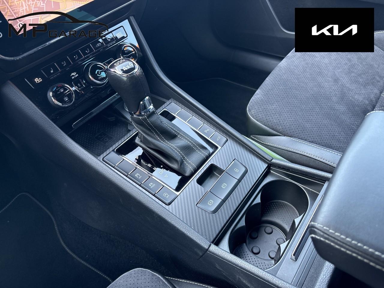 SKODA Superb Combi 2.0 TSI 280 SportLine Light 4x4 DSG-image-12