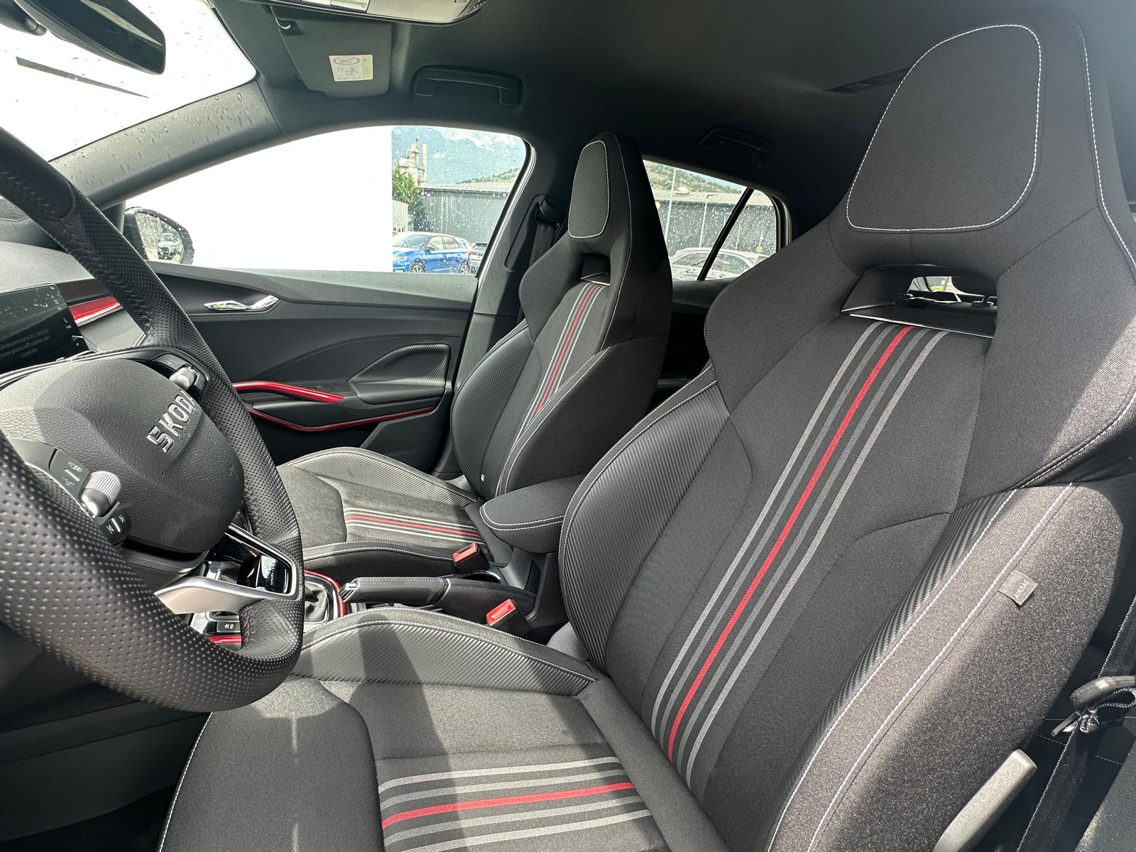 SKODA Fabia 1.0 TSI Monte Carlo DSG-image-9