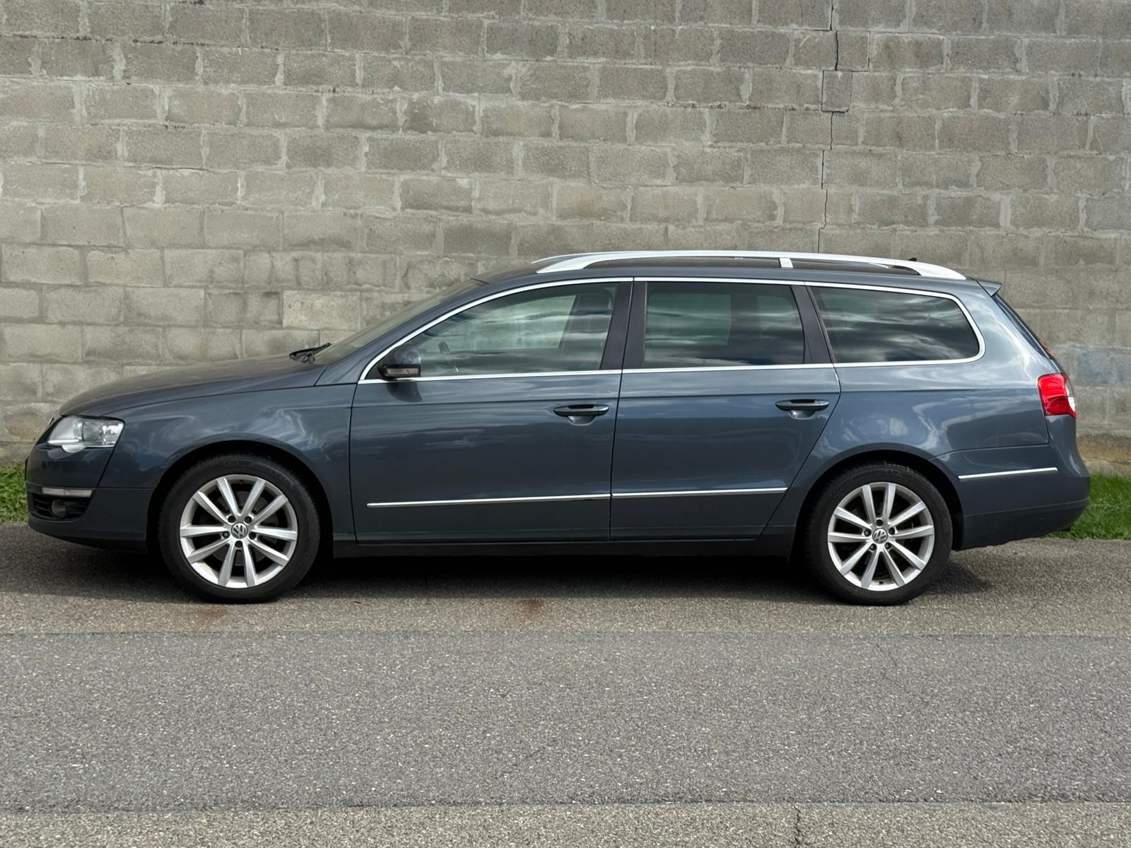 VW Passat Variant 2.0T FSI Premium Tiptronic-image-1