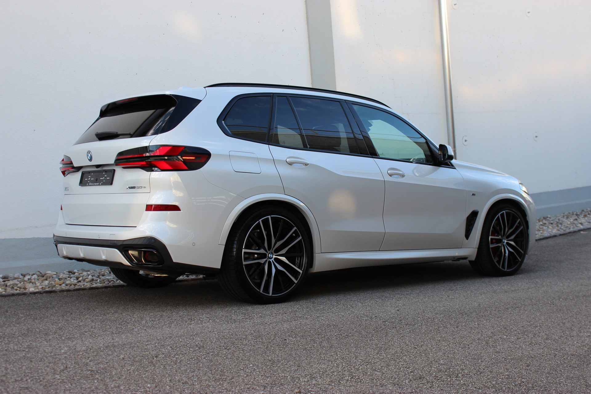 BMW X5 xDrive 50e M Sport Pro MINERALWEISS 🎉0.0%-LEASINGAKTION🎉-image-2