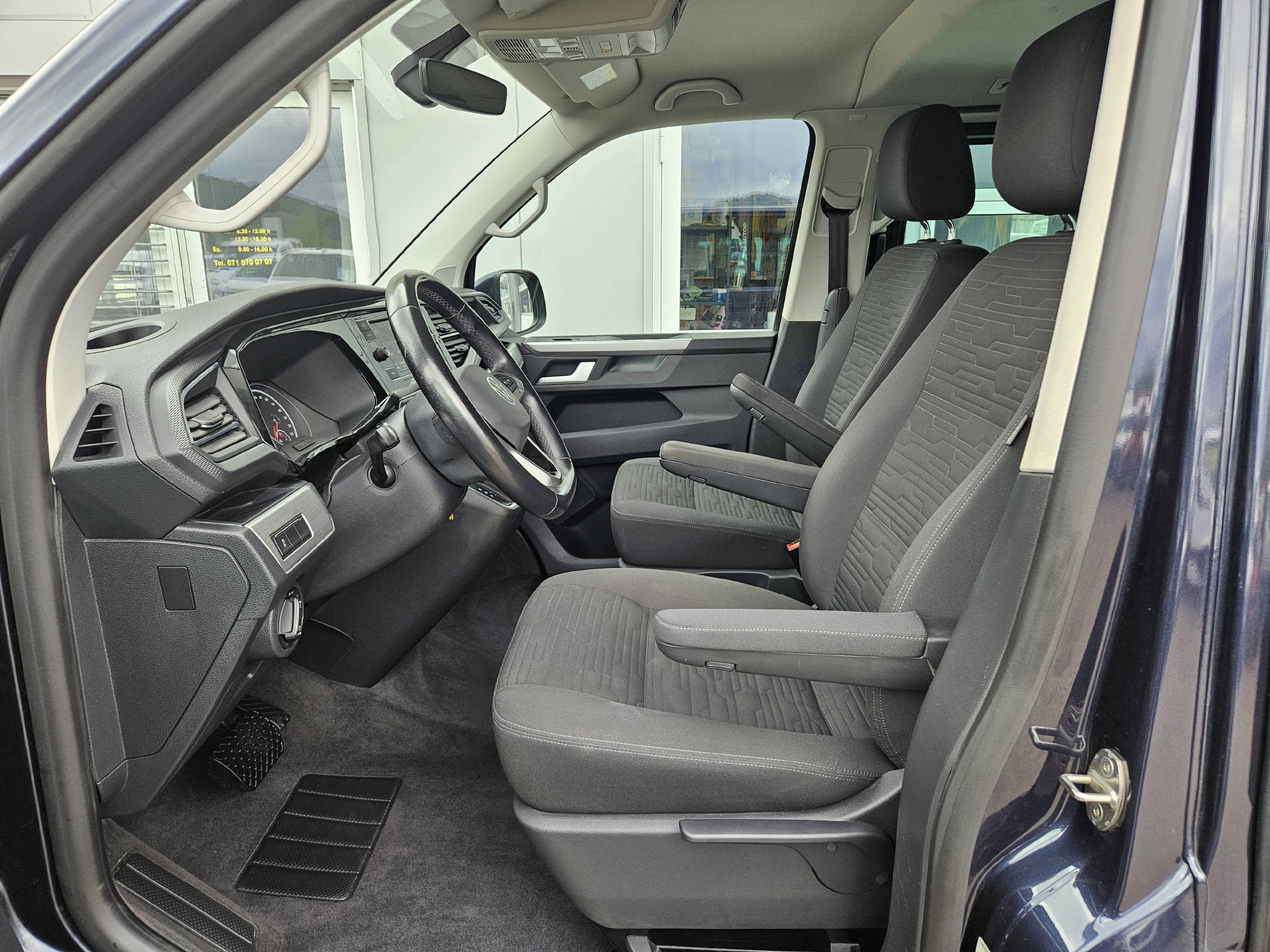 VW T6.1 Multivan 2.0 TDI 150 Comfortline DSG * Schiebetüre links und rechts * Frisch ab MFK *-image-14