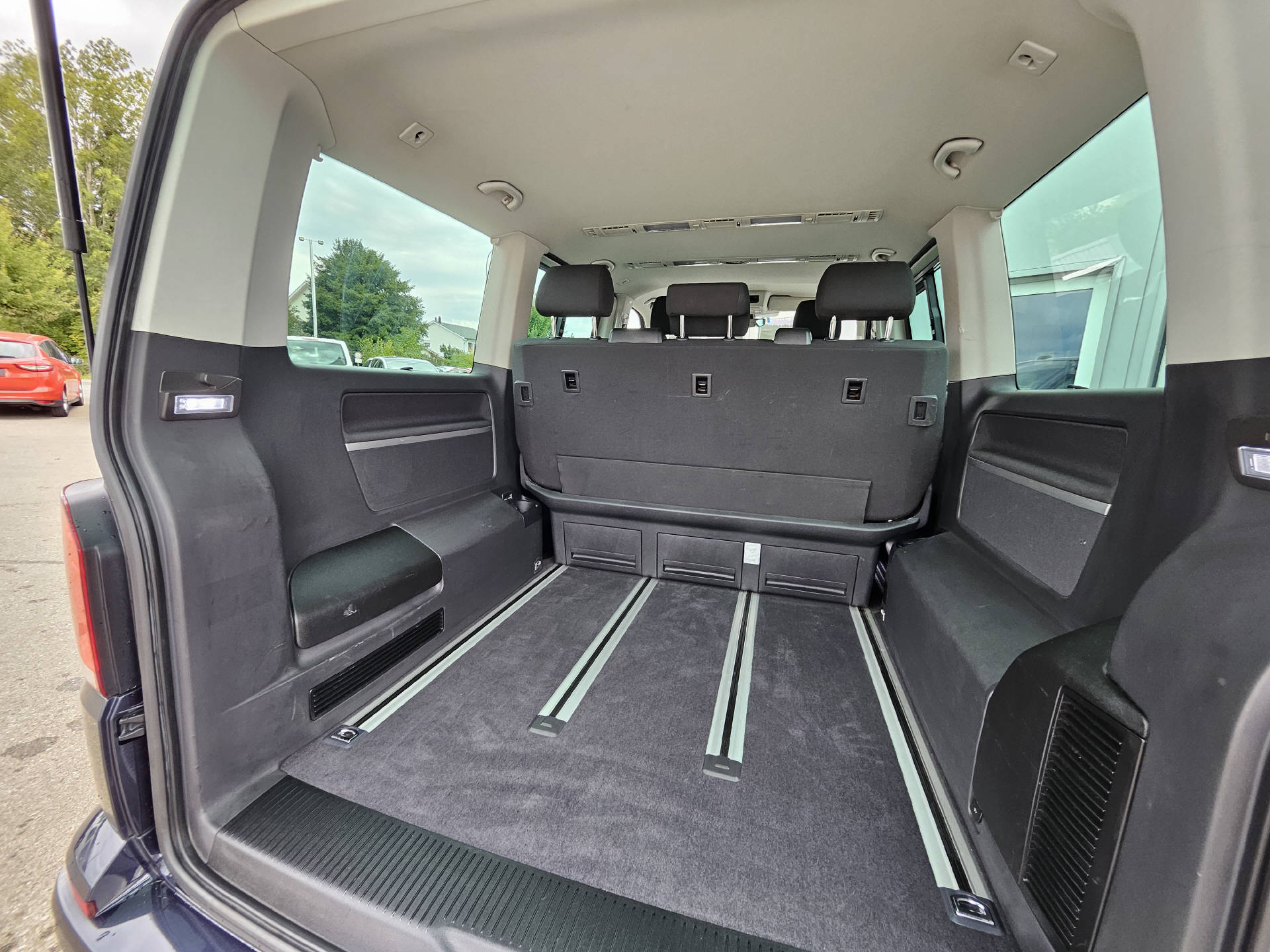 VW T6.1 Multivan 2.0 TDI 150 Comfortline DSG * Schiebetüre links und rechts * Frisch ab MFK *-image-9