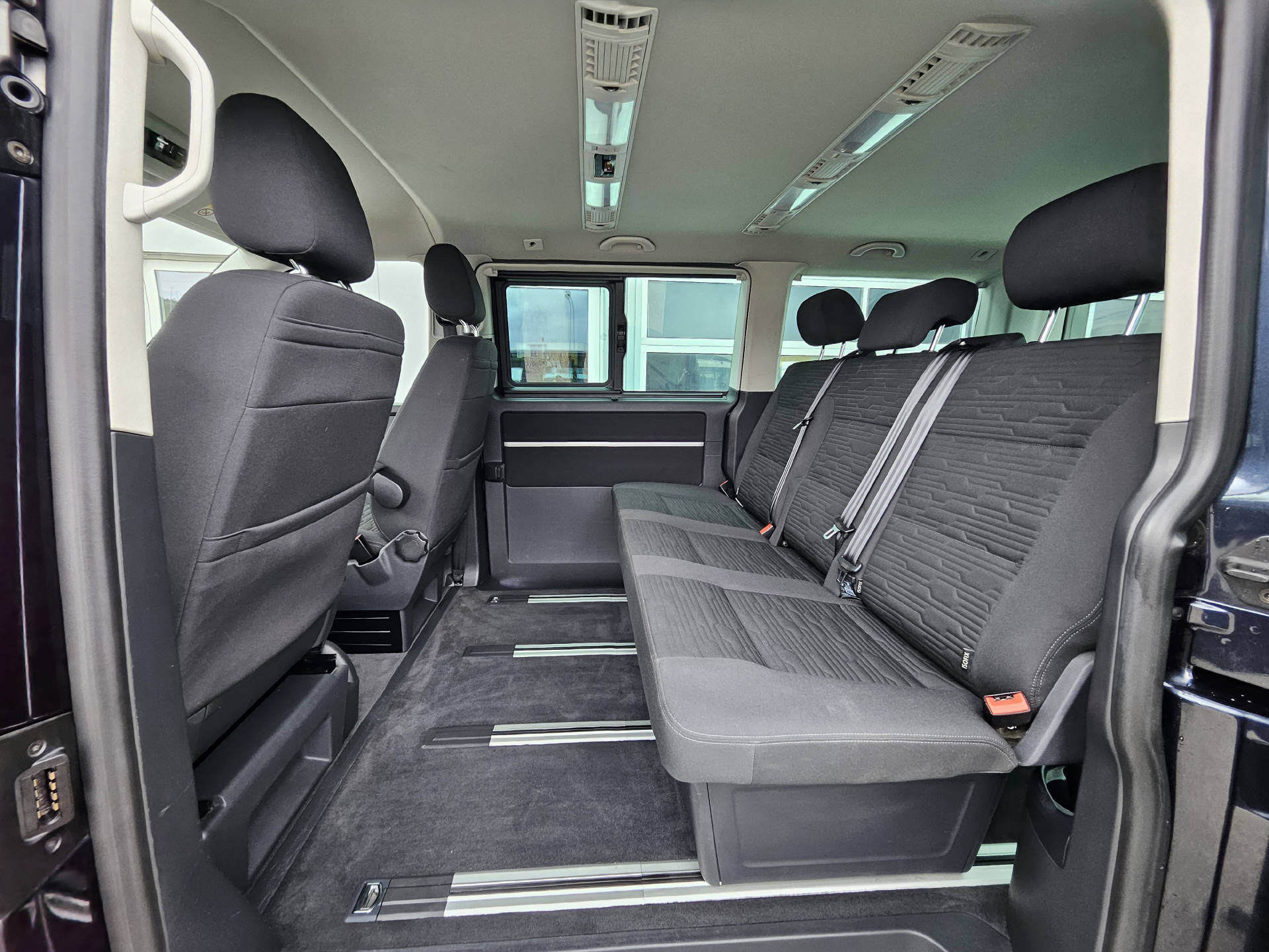VW T6.1 Multivan 2.0 TDI 150 Comfortline DSG * Schiebetüre links und rechts * Frisch ab MFK *-image-15
