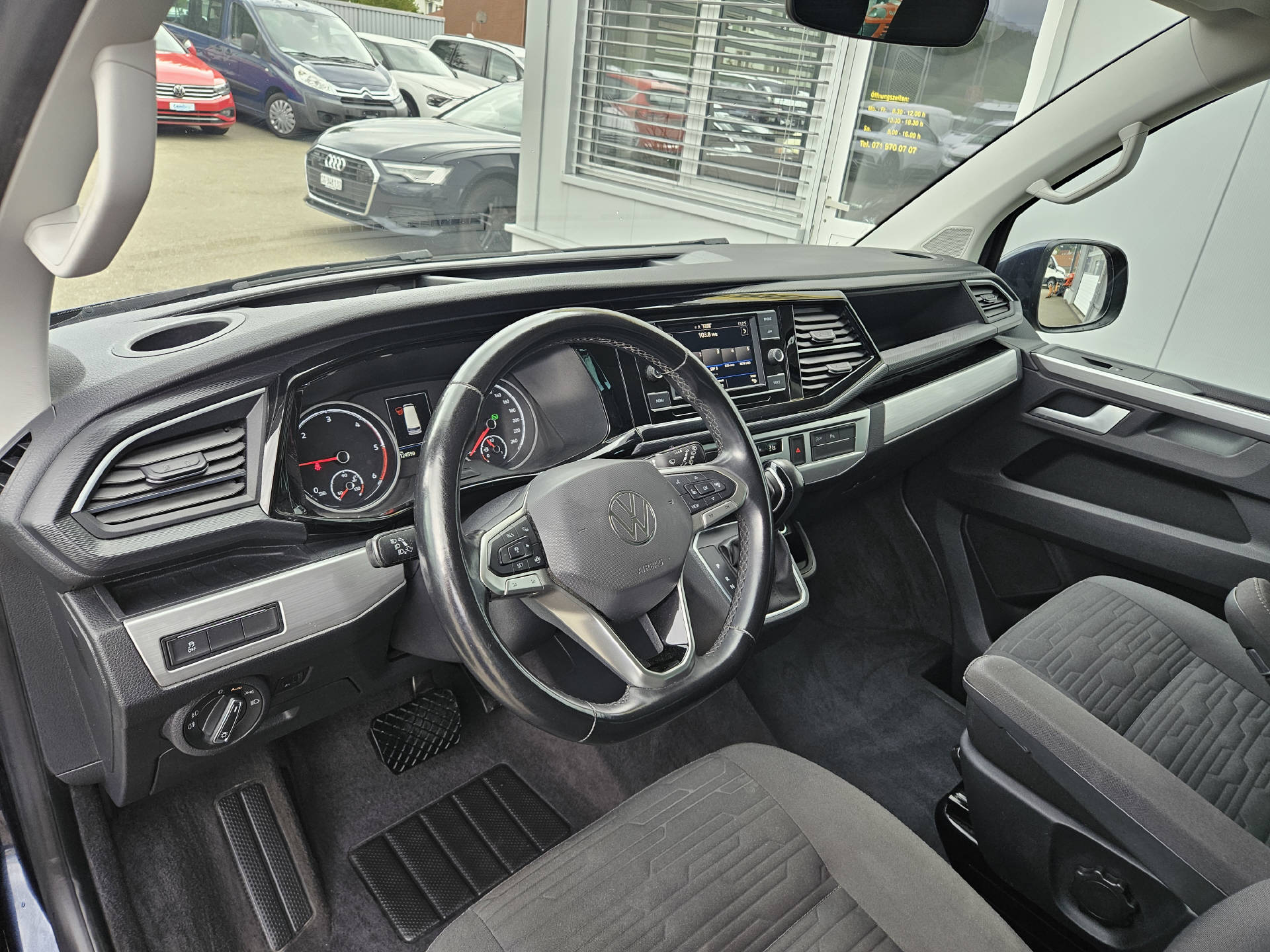 VW T6.1 Multivan 2.0 TDI 150 Comfortline DSG * Schiebetüre links und rechts * Frisch ab MFK *-image-13