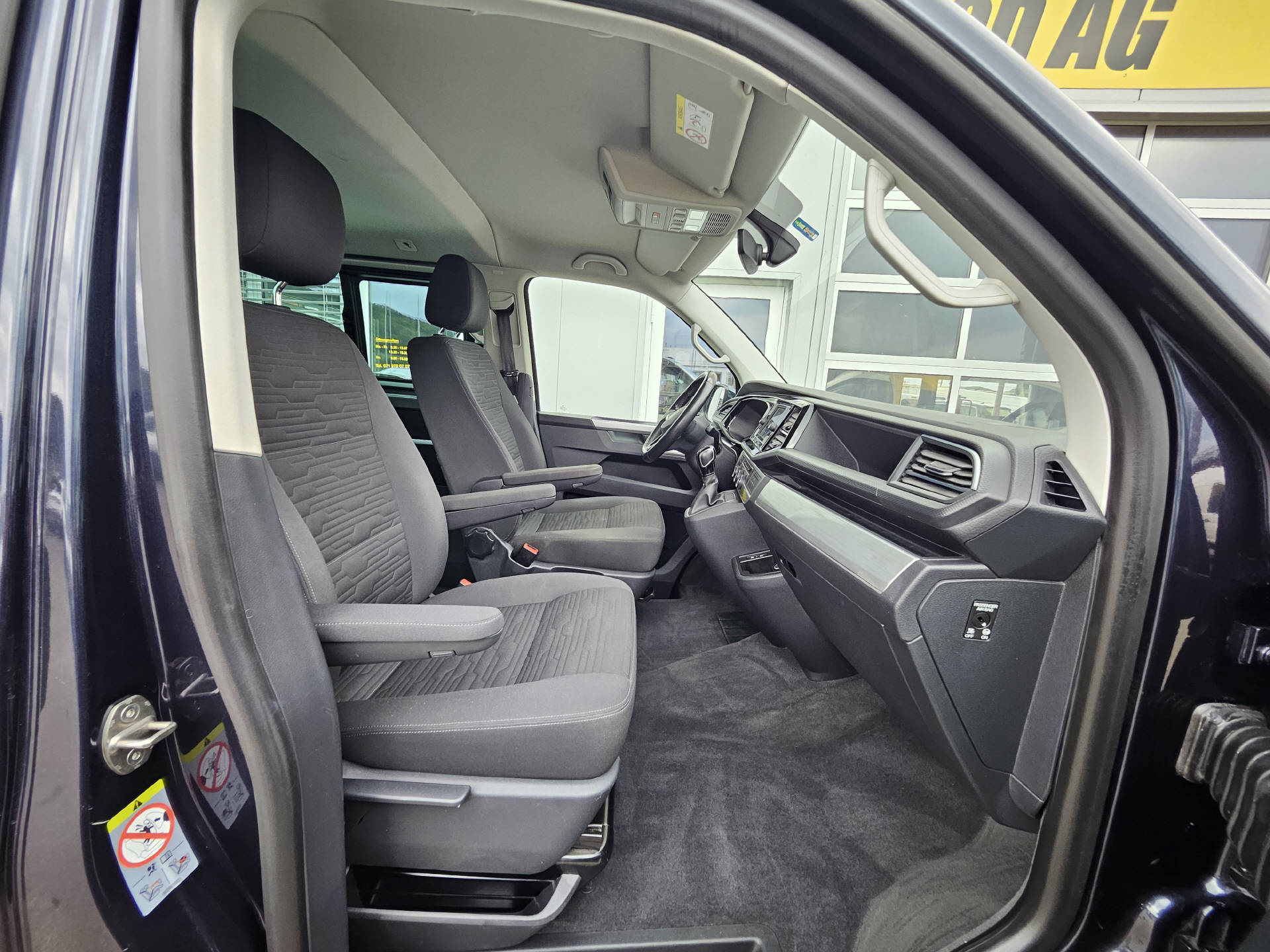 VW T6.1 Multivan 2.0 TDI 150 Comfortline DSG * Schiebetüre links und rechts * Frisch ab MFK *-image-17