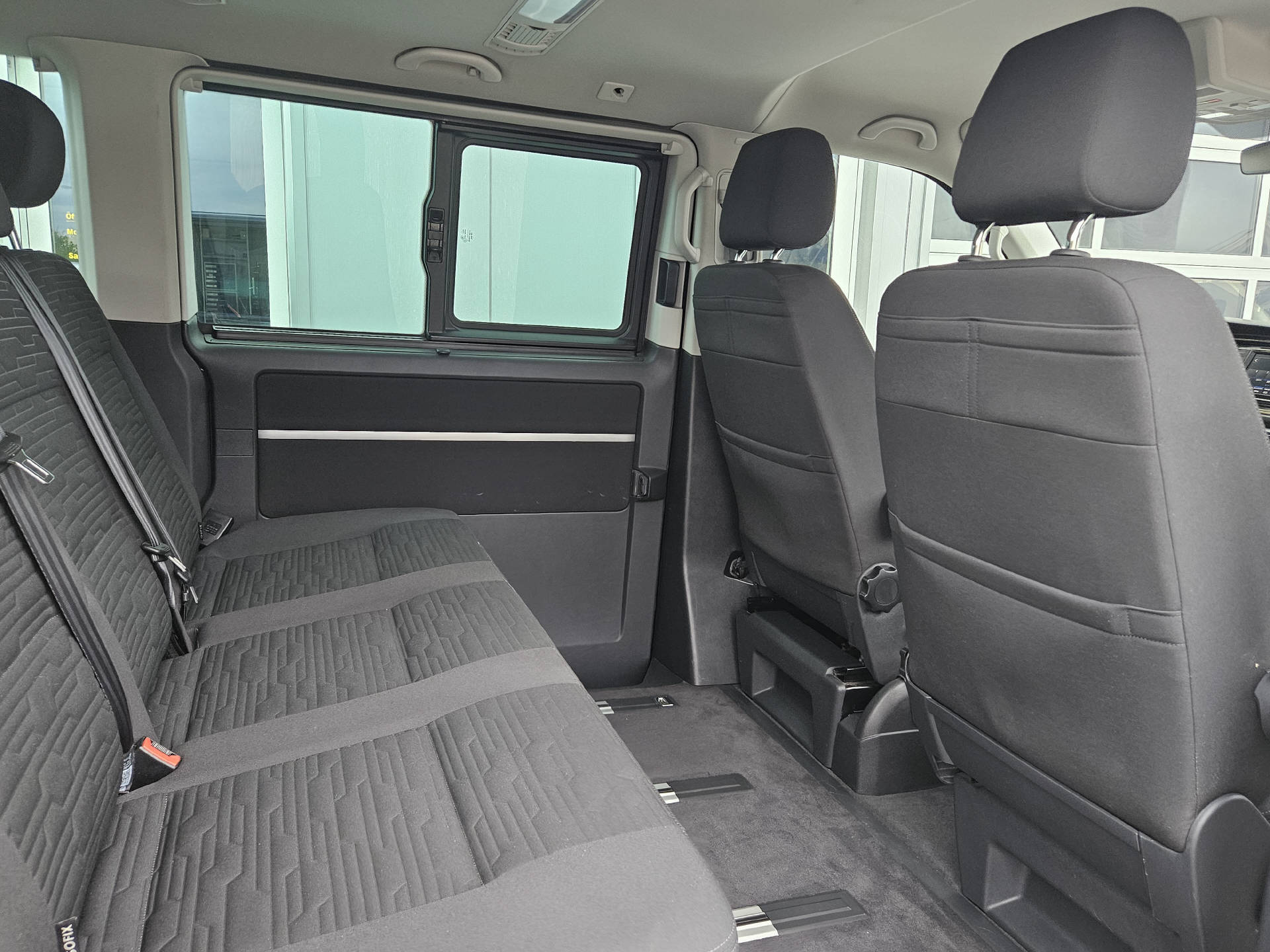 VW T6.1 Multivan 2.0 TDI 150 Comfortline DSG * Schiebetüre links und rechts * Frisch ab MFK *-image-10