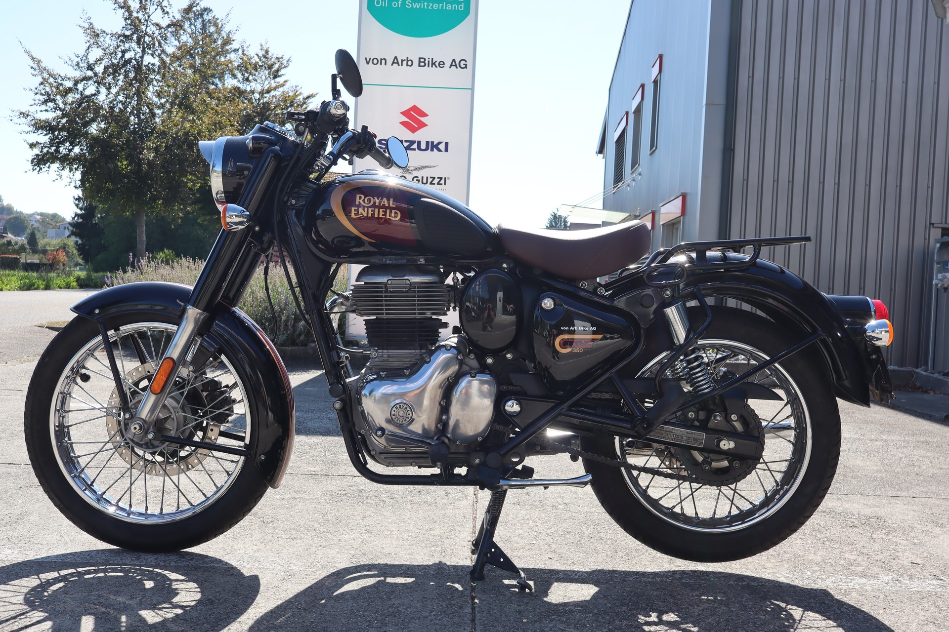 ROYAL ENFIELD Classic 350 ABS-showroom-element-3