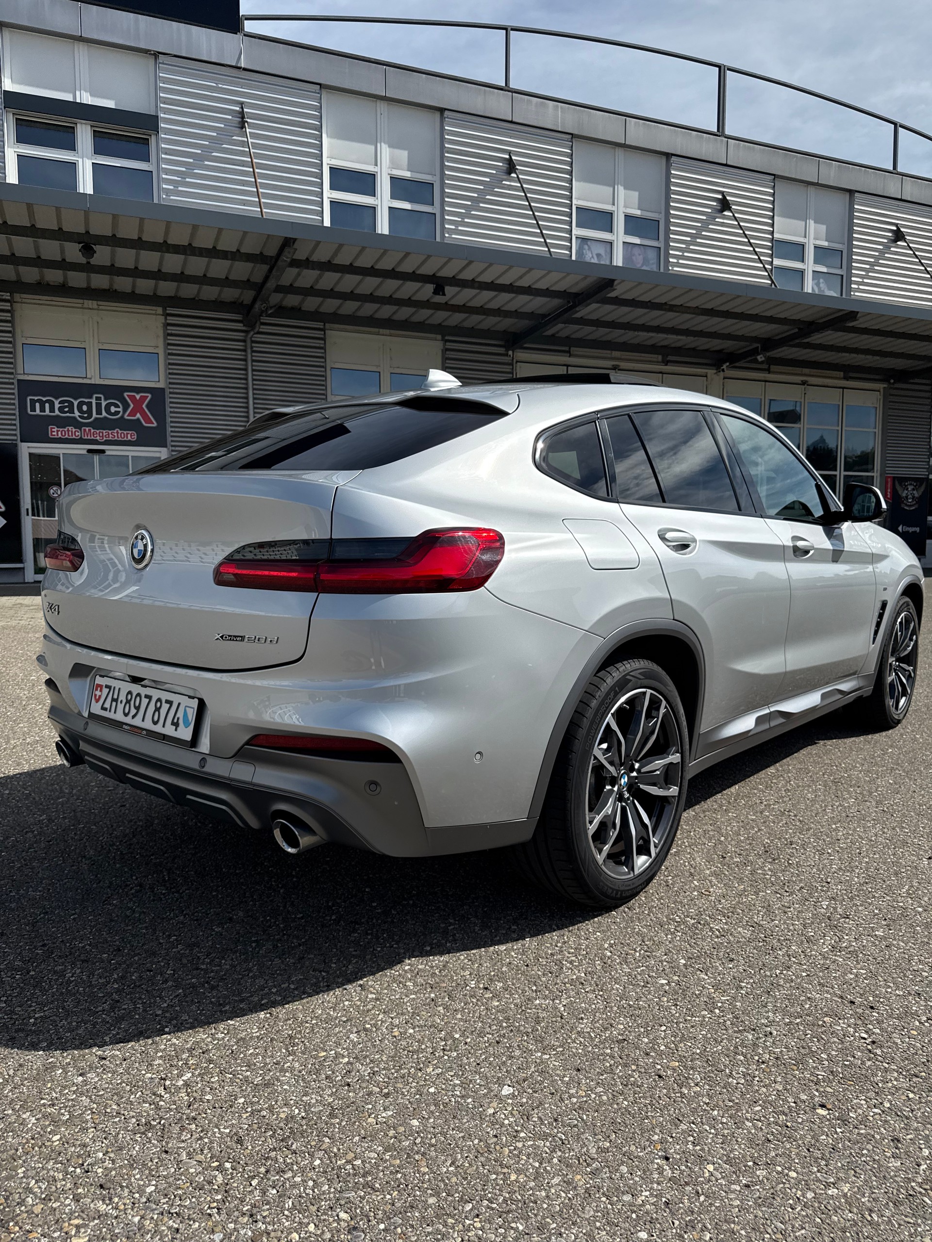 BMW BMW X4 xDrive20d M Paket | Head-Up | 360° Kamera | Harman Kardon | Memory | AHK | Apple CarPlay | Sitz-/Lenkradheizung-image-2