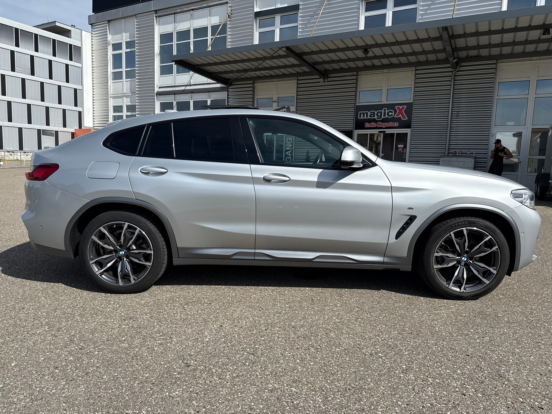 BMW BMW X4 xDrive20d M Paket | Head-Up | 360° Kamera | Harman Kardon | Memory | AHK | Apple CarPlay | Sitz-/Lenkradheizung-image-1
