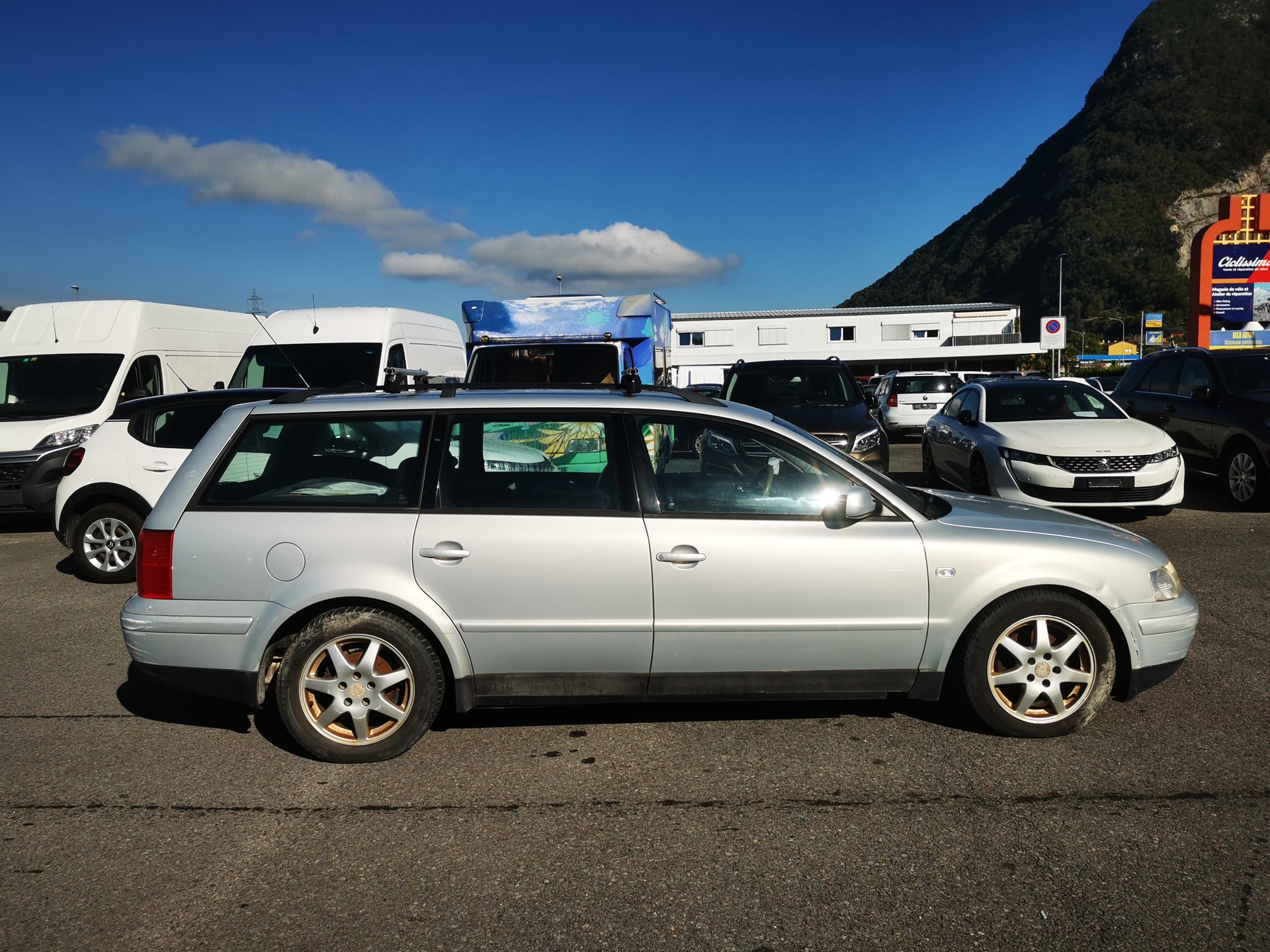 VW Passat Variant 2.8 V6 Comfortline 4Motion-image-0