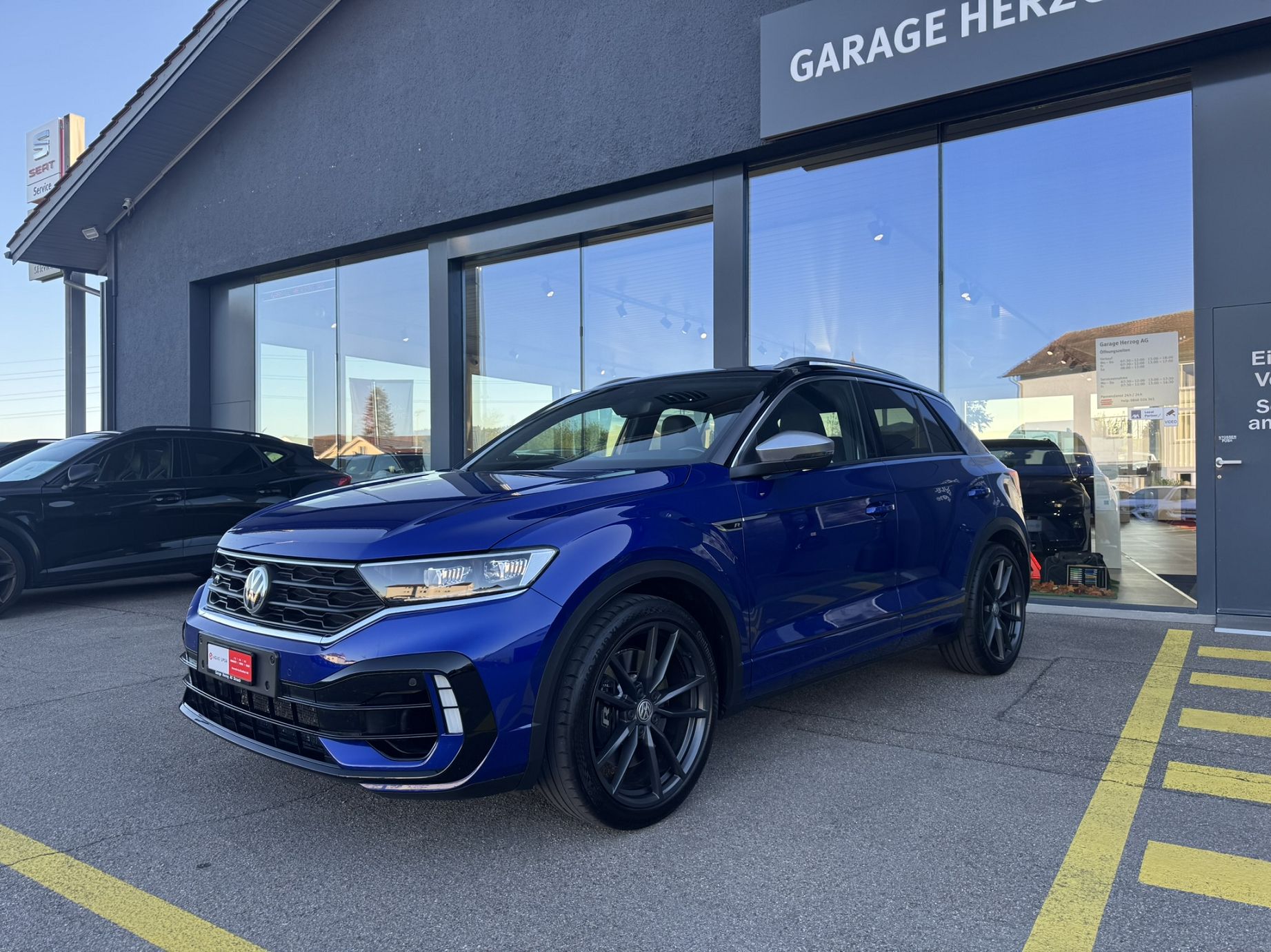 VW T-Roc 2.0 TSI R DSG 4Motion-image-1