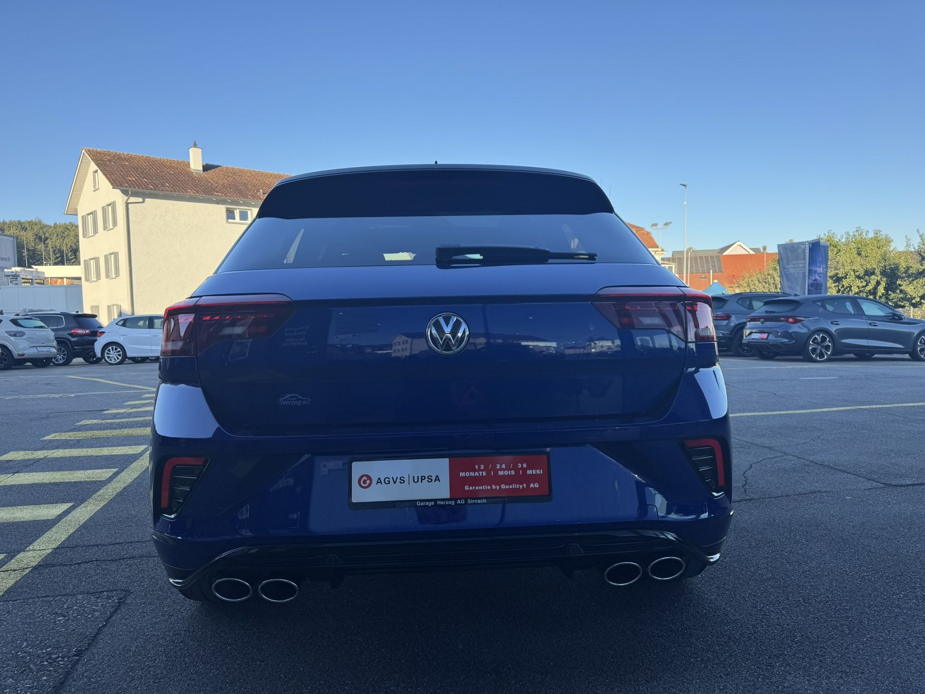VW T-Roc 2.0 TSI R DSG 4Motion-image-4